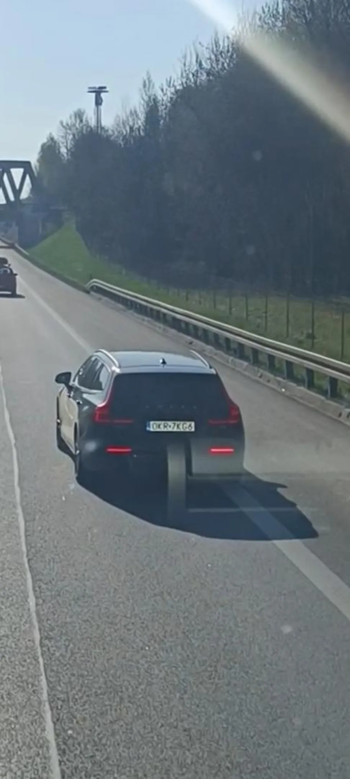 Zajeżdżanie drogi, wyhamowanie,gesty przez okno