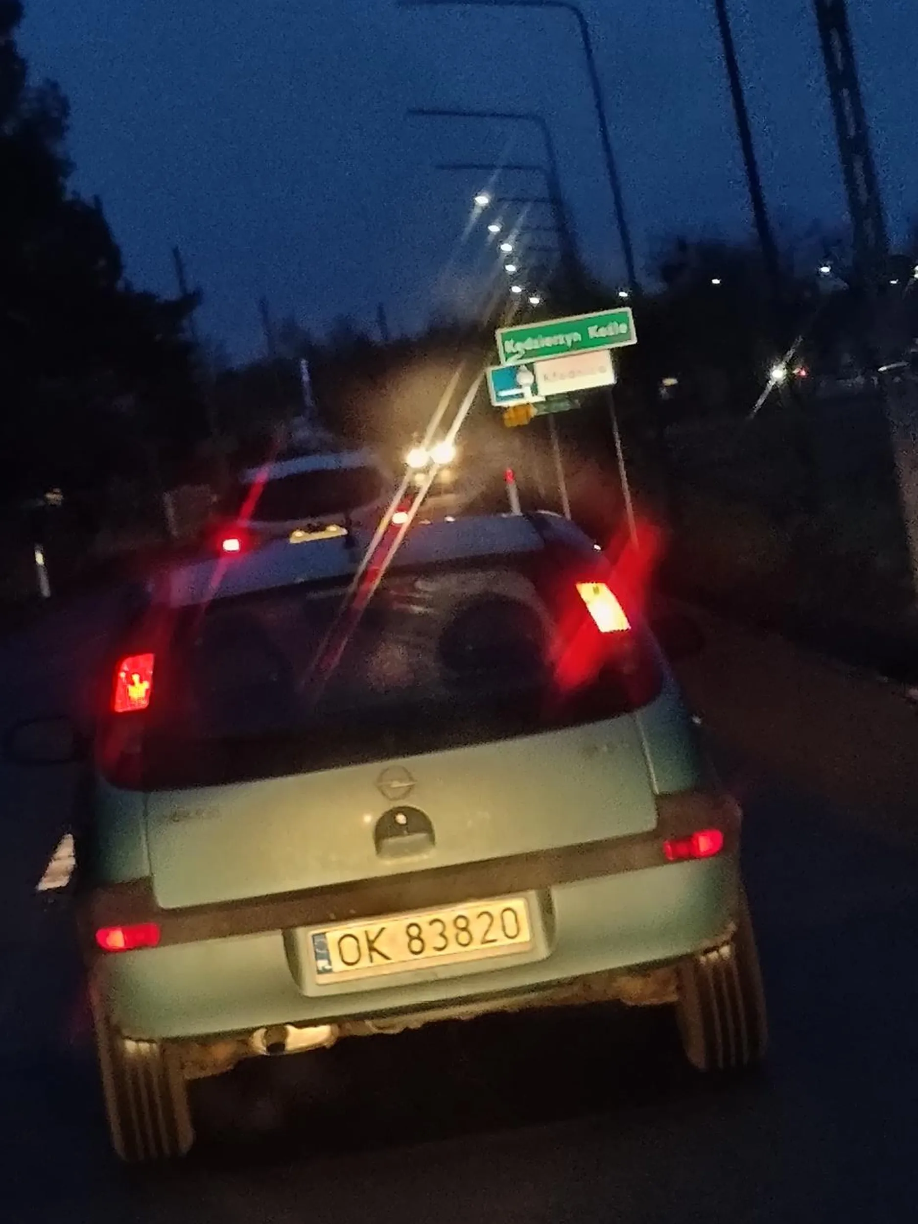 Wyprzedaż typa  a on swoją corsa specjalnej przyspiesza Kawał buraka