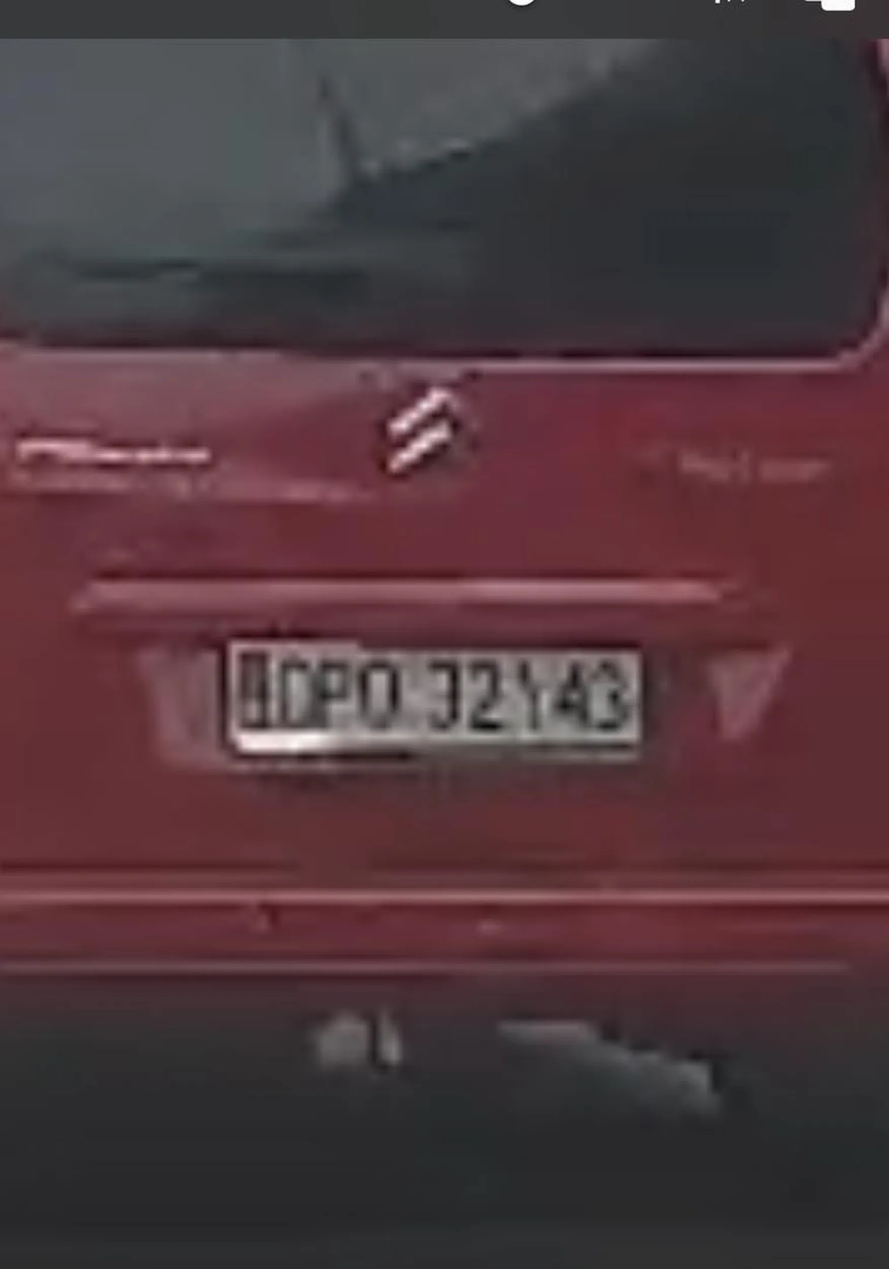 Samozwańczy szeryf i obrońca ’ładu’ na drodze. Utrudnił zmianę pasa ruchu przyspieszając przy wyprzedzaniu, blokując samochód go mijający.