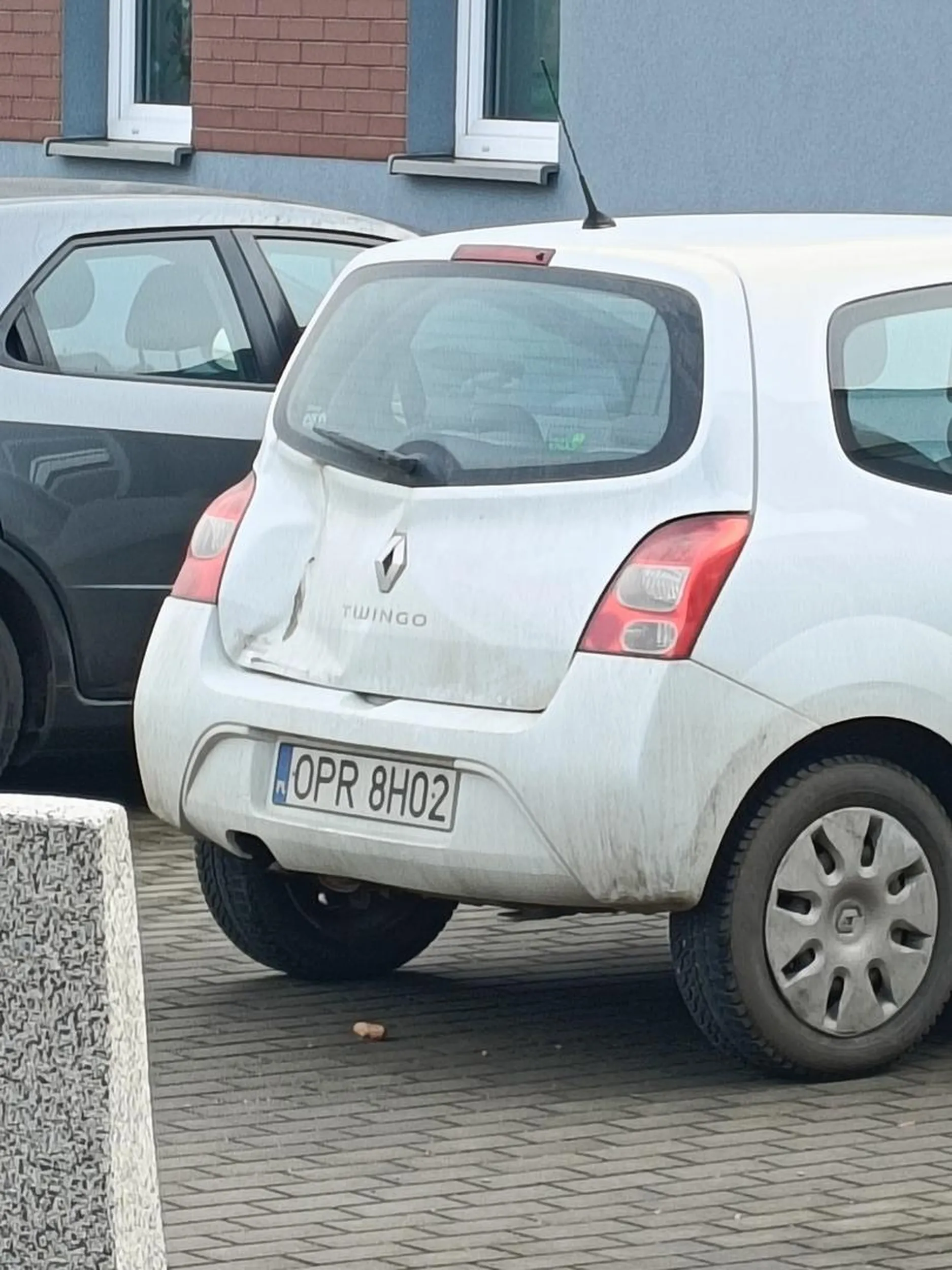 Jeździ rozwalonym autem i stwarza zagrożenie