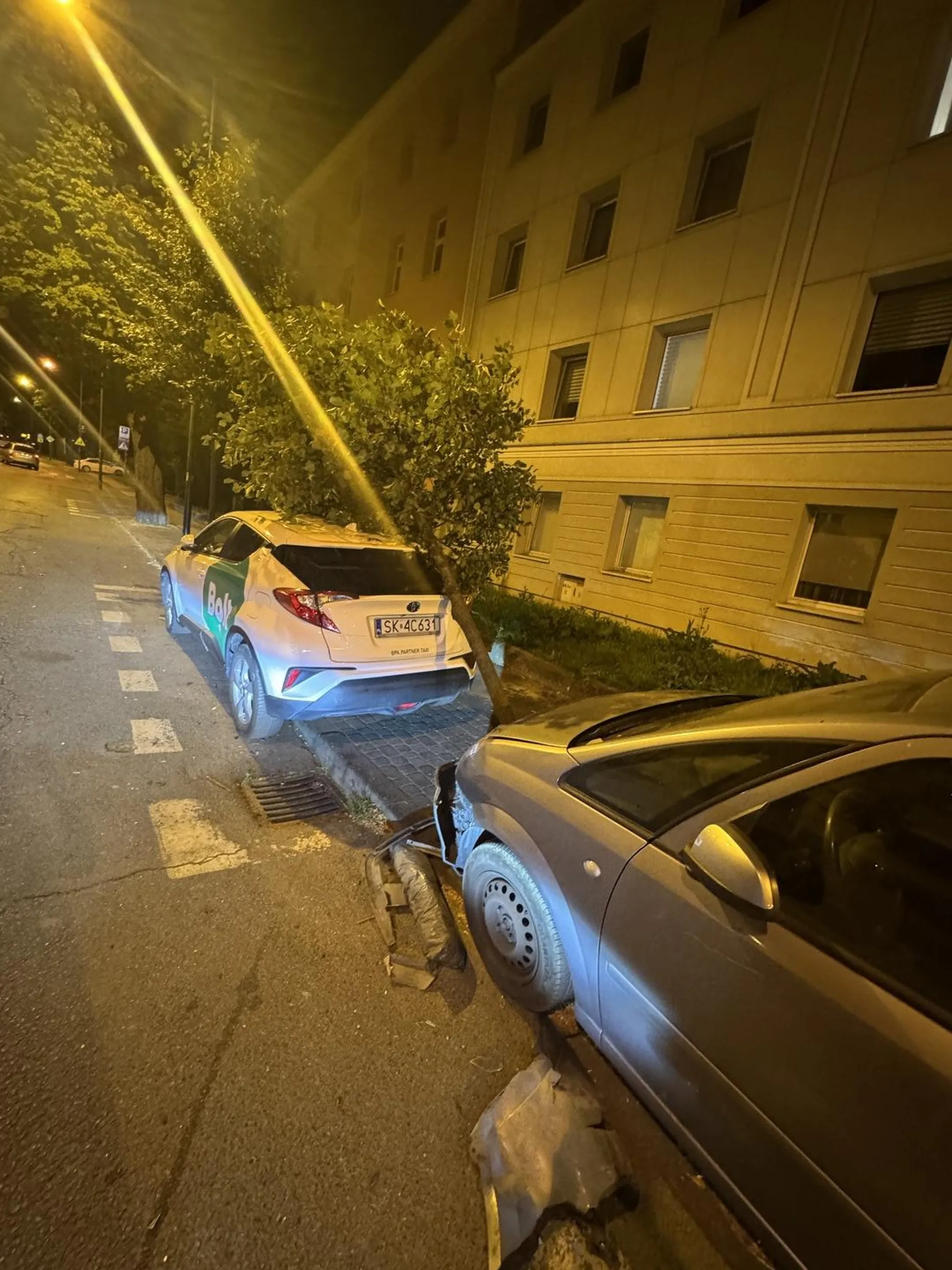 Masz szczęsci cpunie że cie niedogonilemz kominka w opolu- jak wyjdziesz z pierdla to sie policzymy za to ze mnie chciales potracic. W zalaczeniu foty co narobiles glupi cpunie