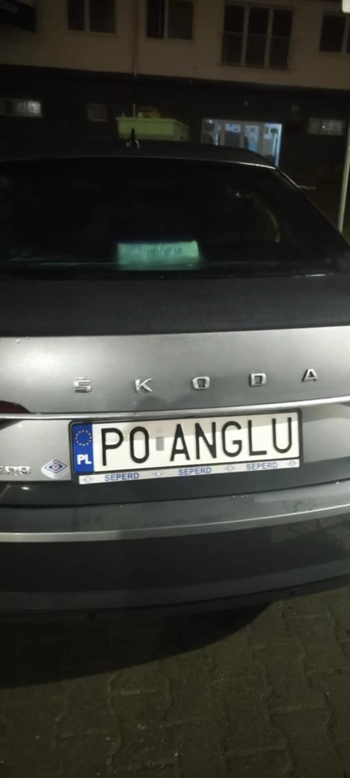 Chyba komendanta bo personalizowane