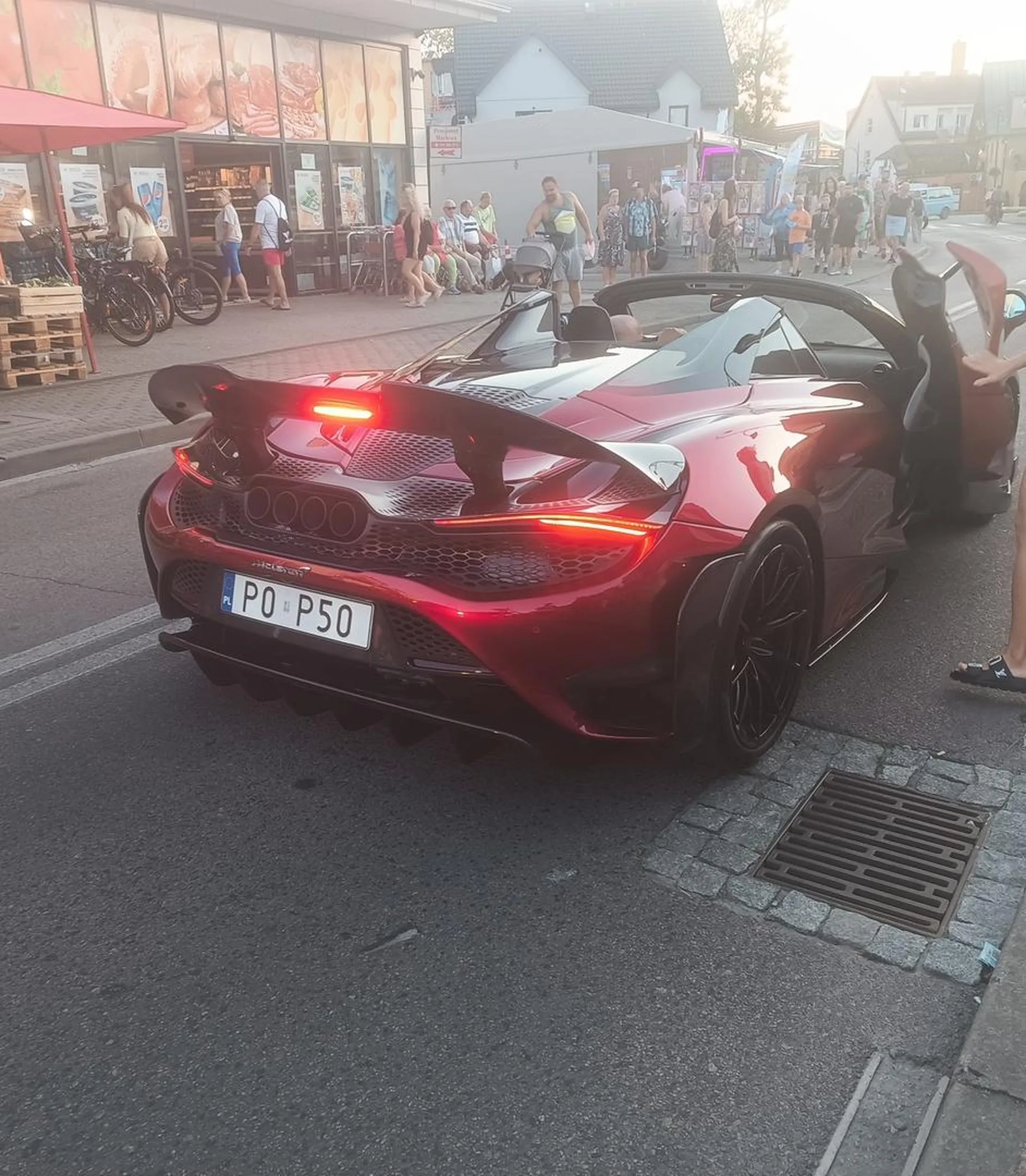 Śliczny mclaren biegłem za nim całe miasto ?