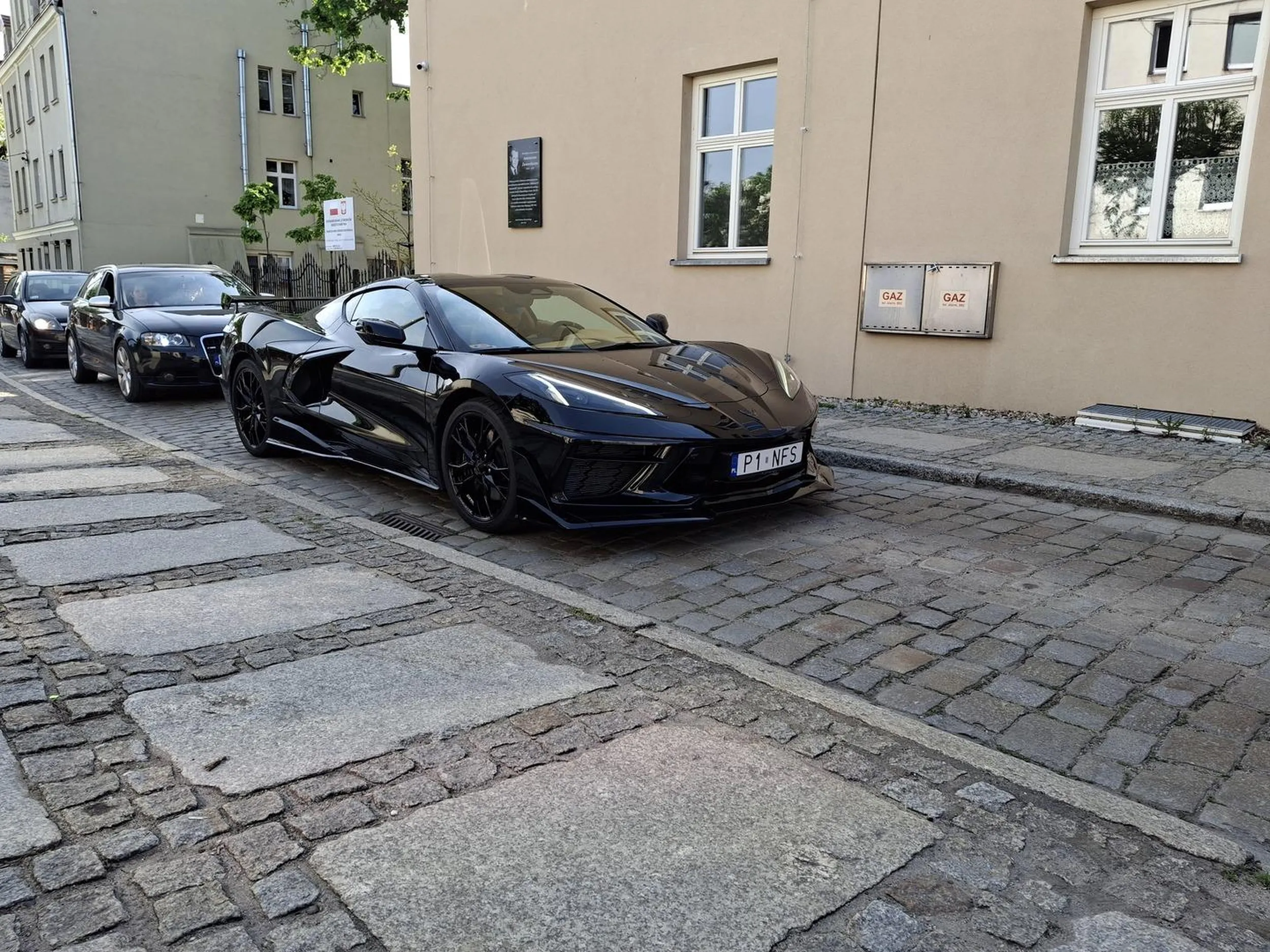 Niezła fura, kierowca bardzo miły. Polecam !