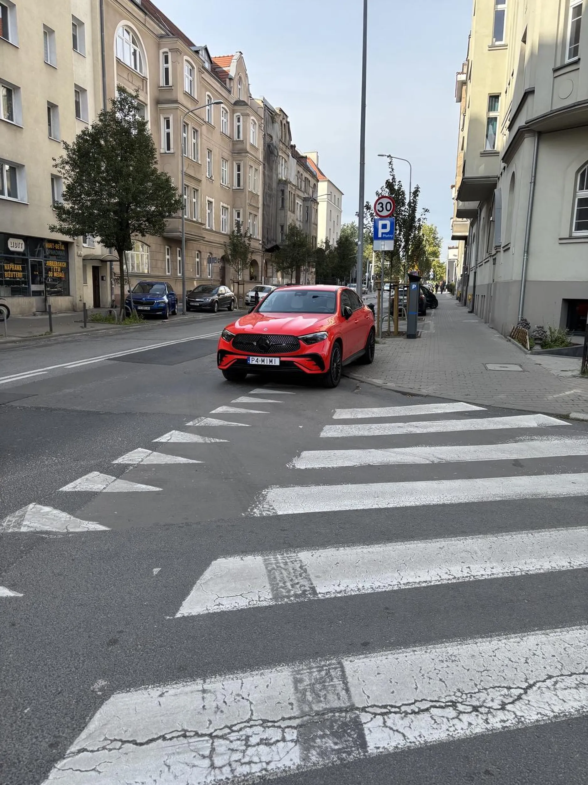 Na środku przejścia trzeba było stanąć