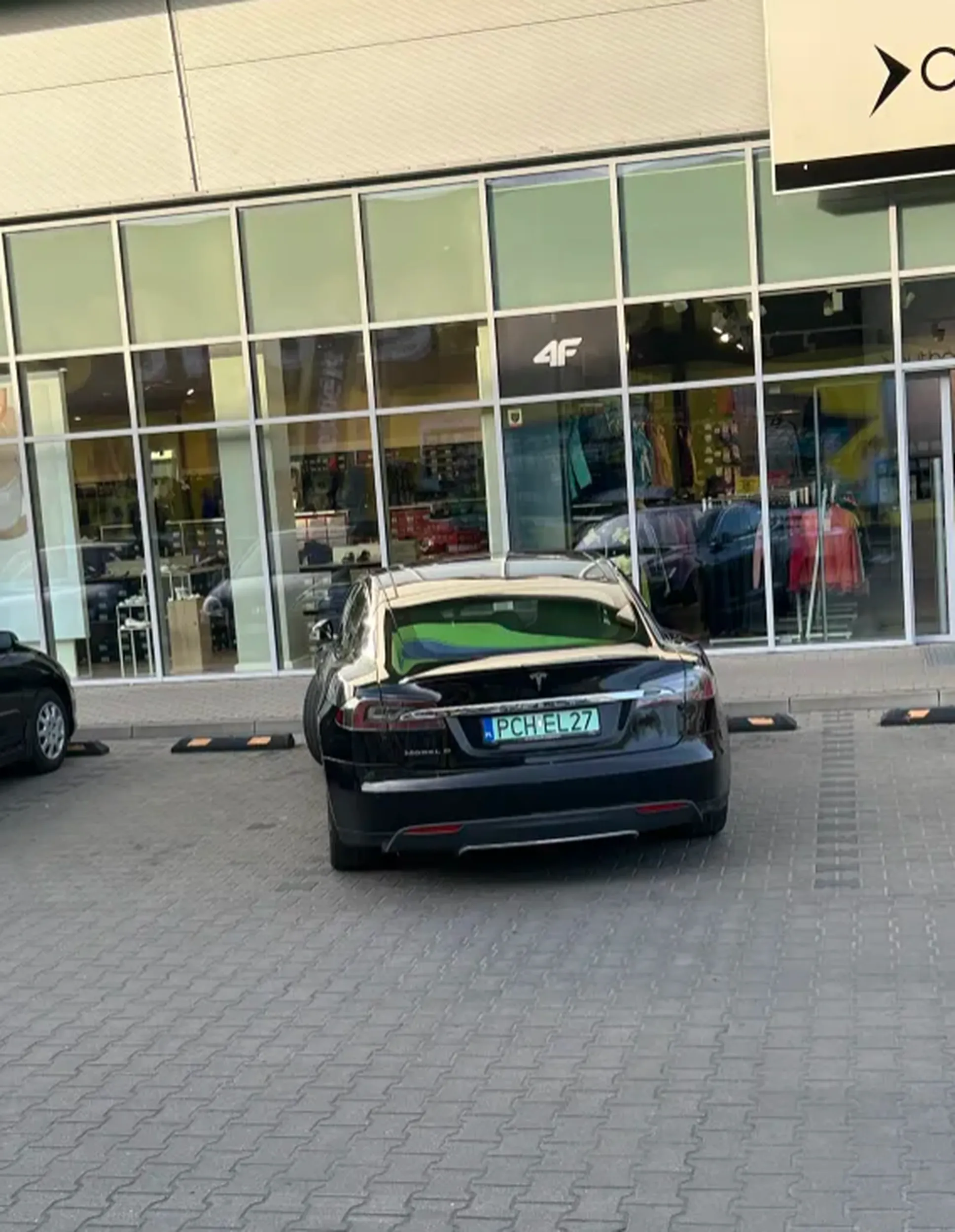 podrowionka dla kierowcy tesli xd prawko w laysach chyba