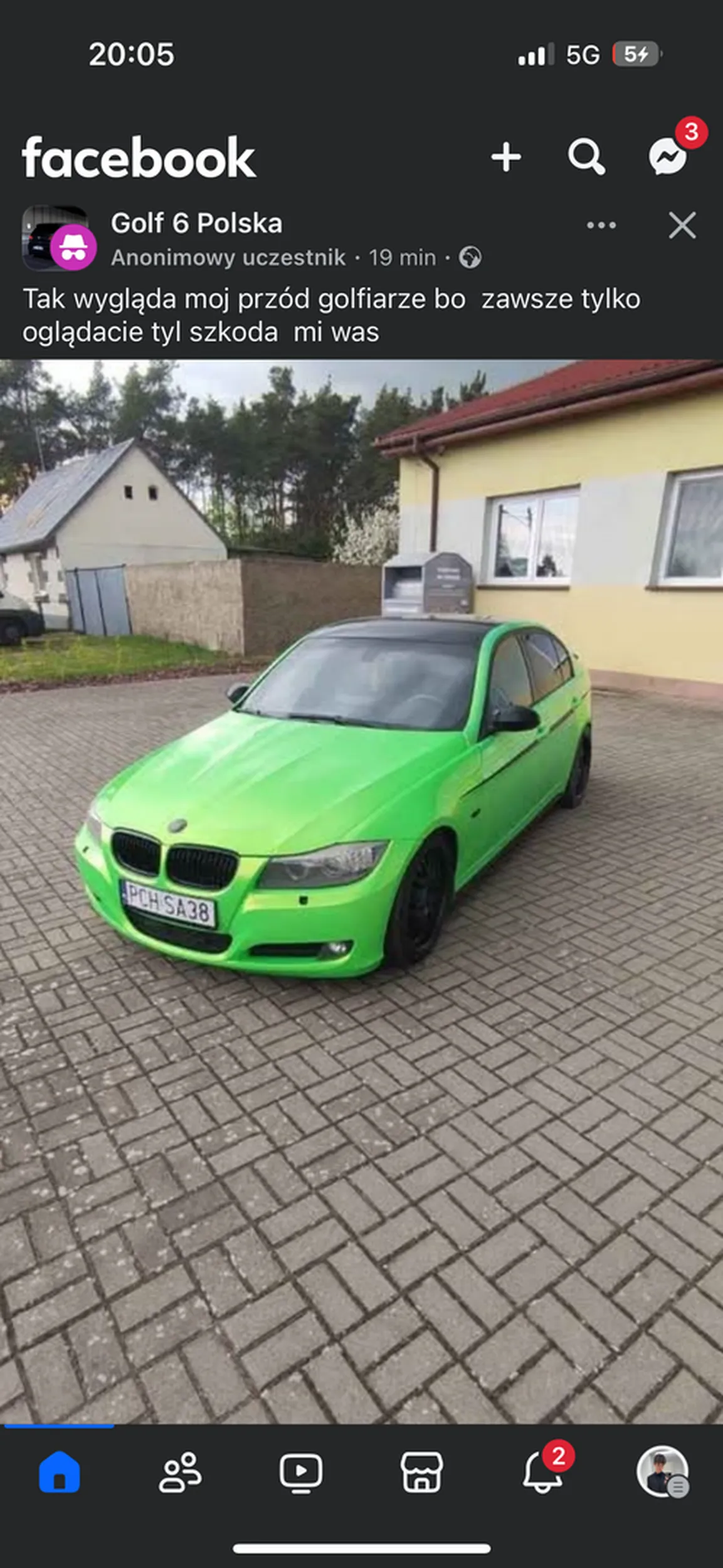 wieś tańczy i śpiewa wokół tego plebsa