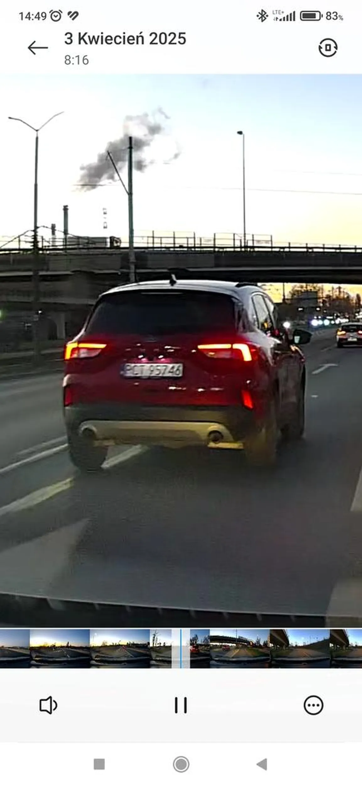 Szczecin Uwaga na tego kierowcę w ogóle nie patrzy na linie drogowe i zajeżdża drogę prawie spowodował wypadek