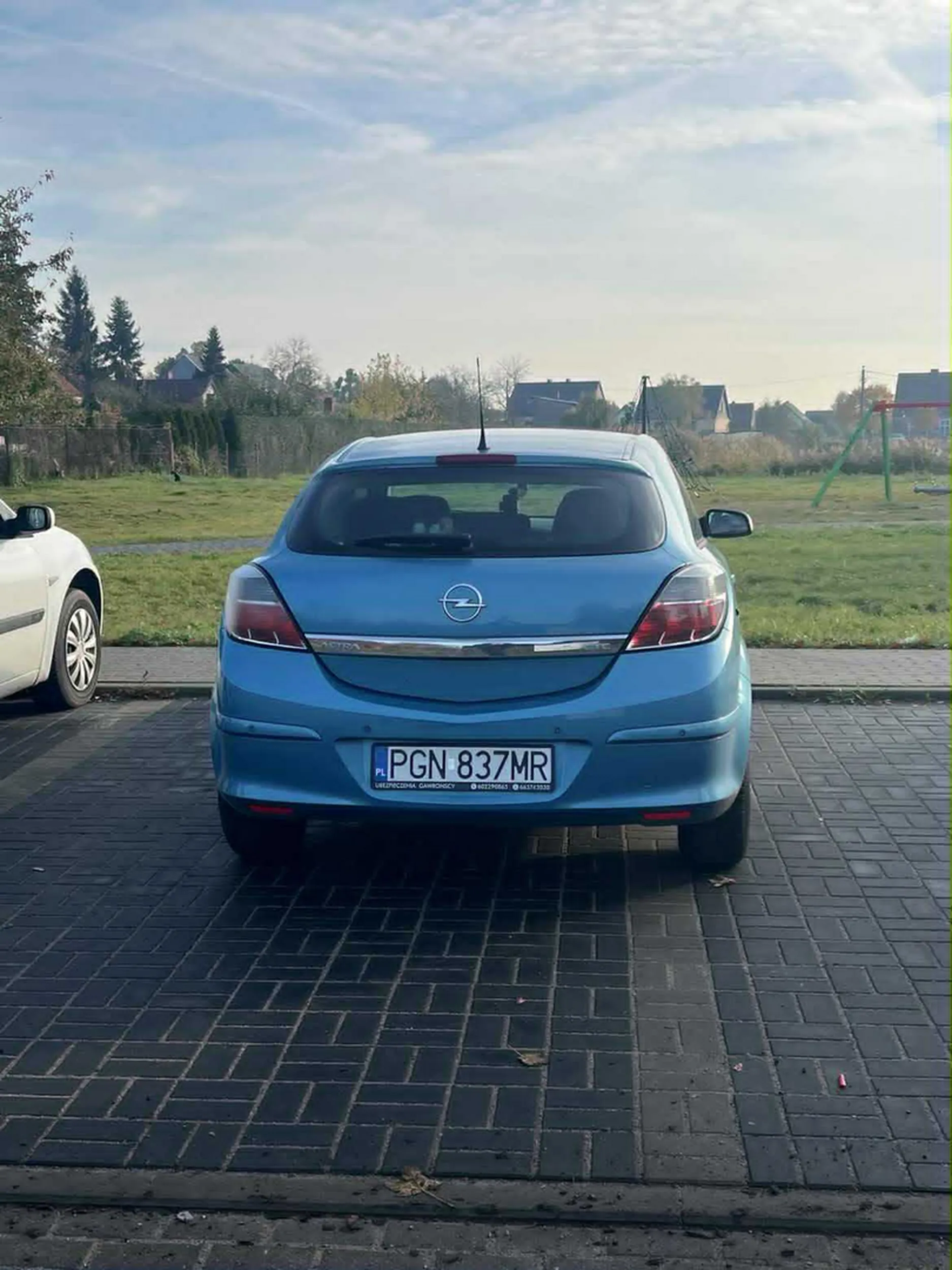 eleganckie parkowanie, daje temu kierowcy ocene 0/10