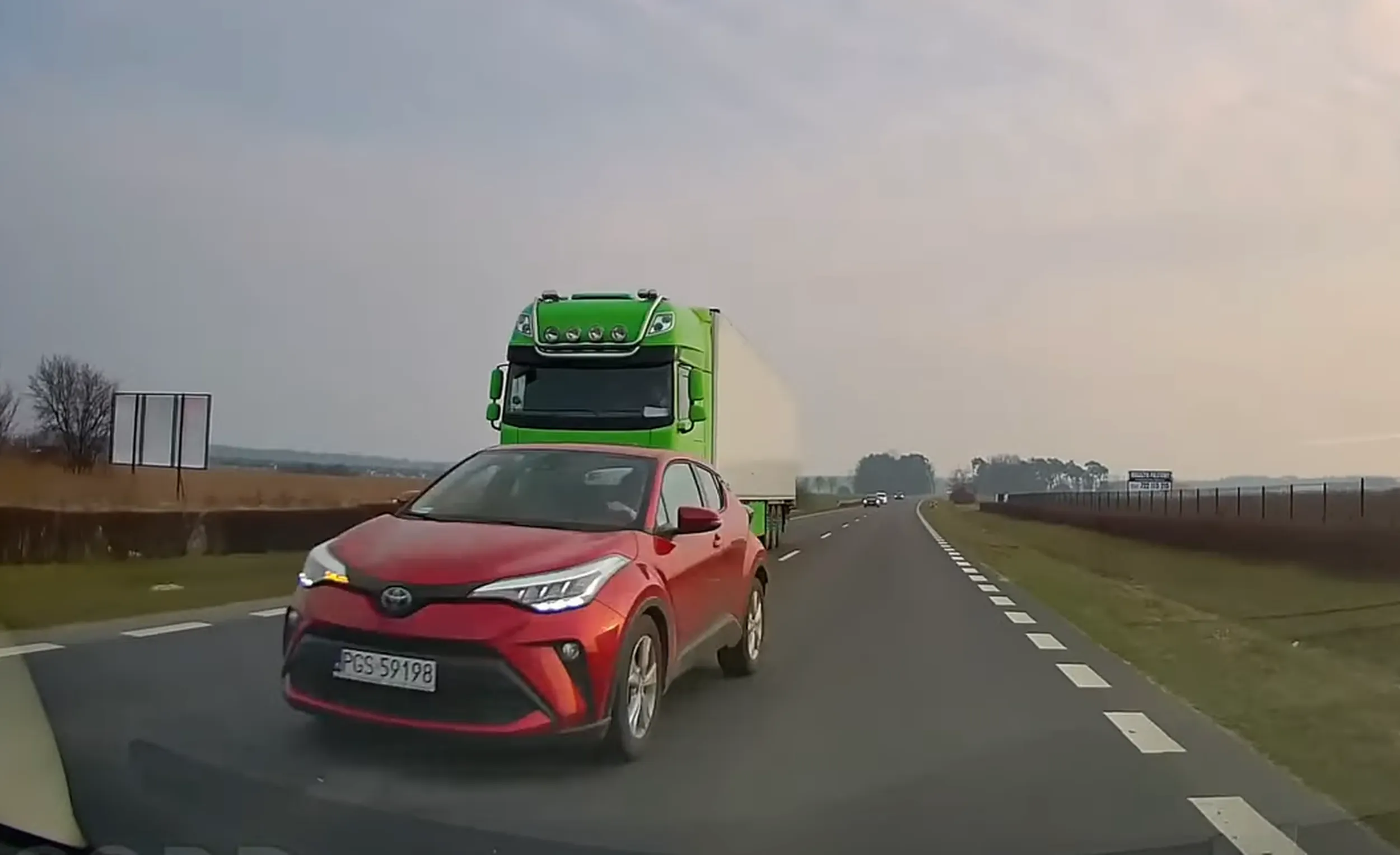 Świetny kierowca, szkoda że z niedojebaniem mózgowym ?‍♂️