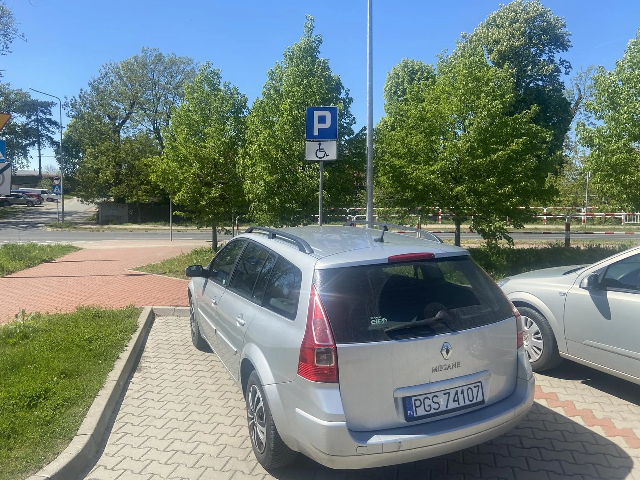 Naucz się parkować inwalido