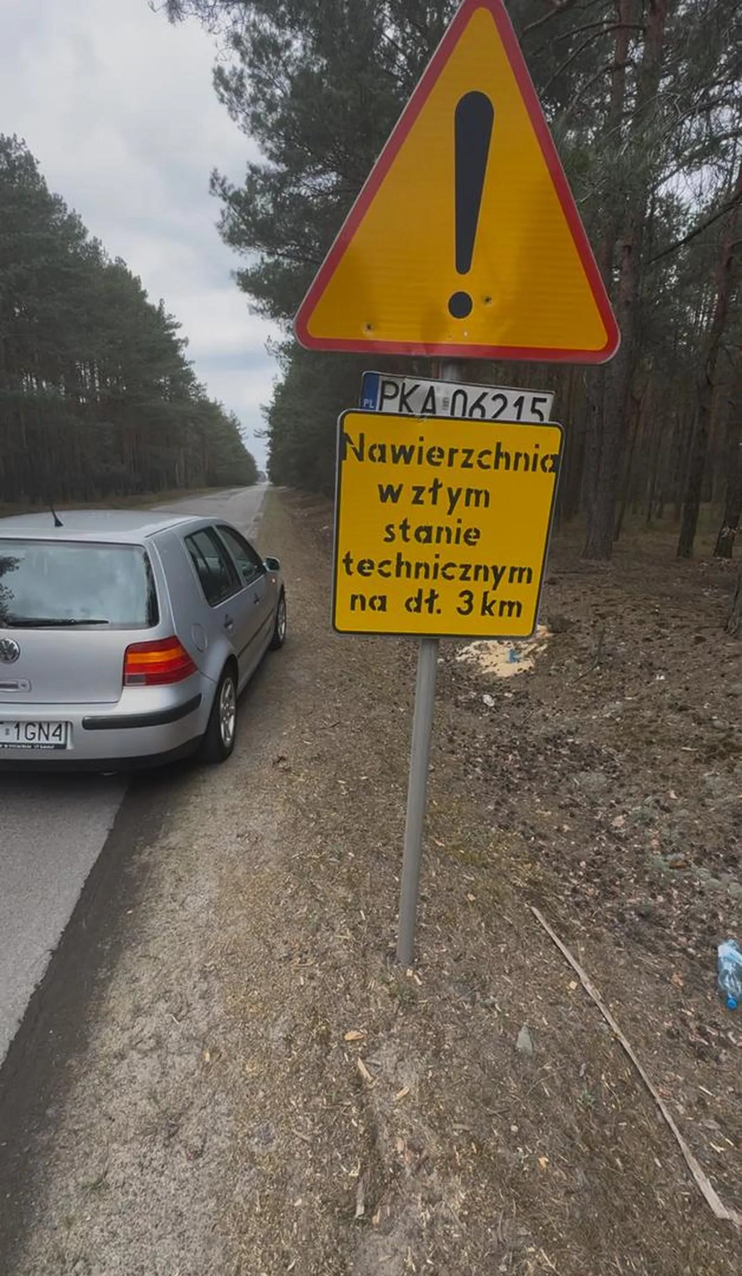 Cześć przyjaciel, znalazłem twoją blachę, czeka na odbiór na znaku między Kędziami a Czajkowem, Trakt Kaliski