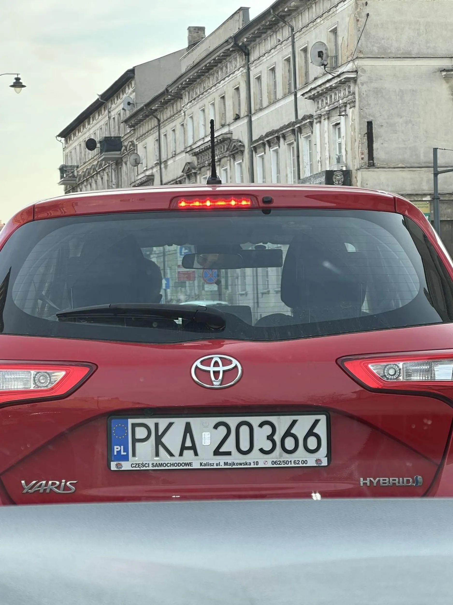 Jak jest jeszcze 7 sekund zielonego światła to jeszcze jedziemy a nie stajemy i czekamy na czerwone