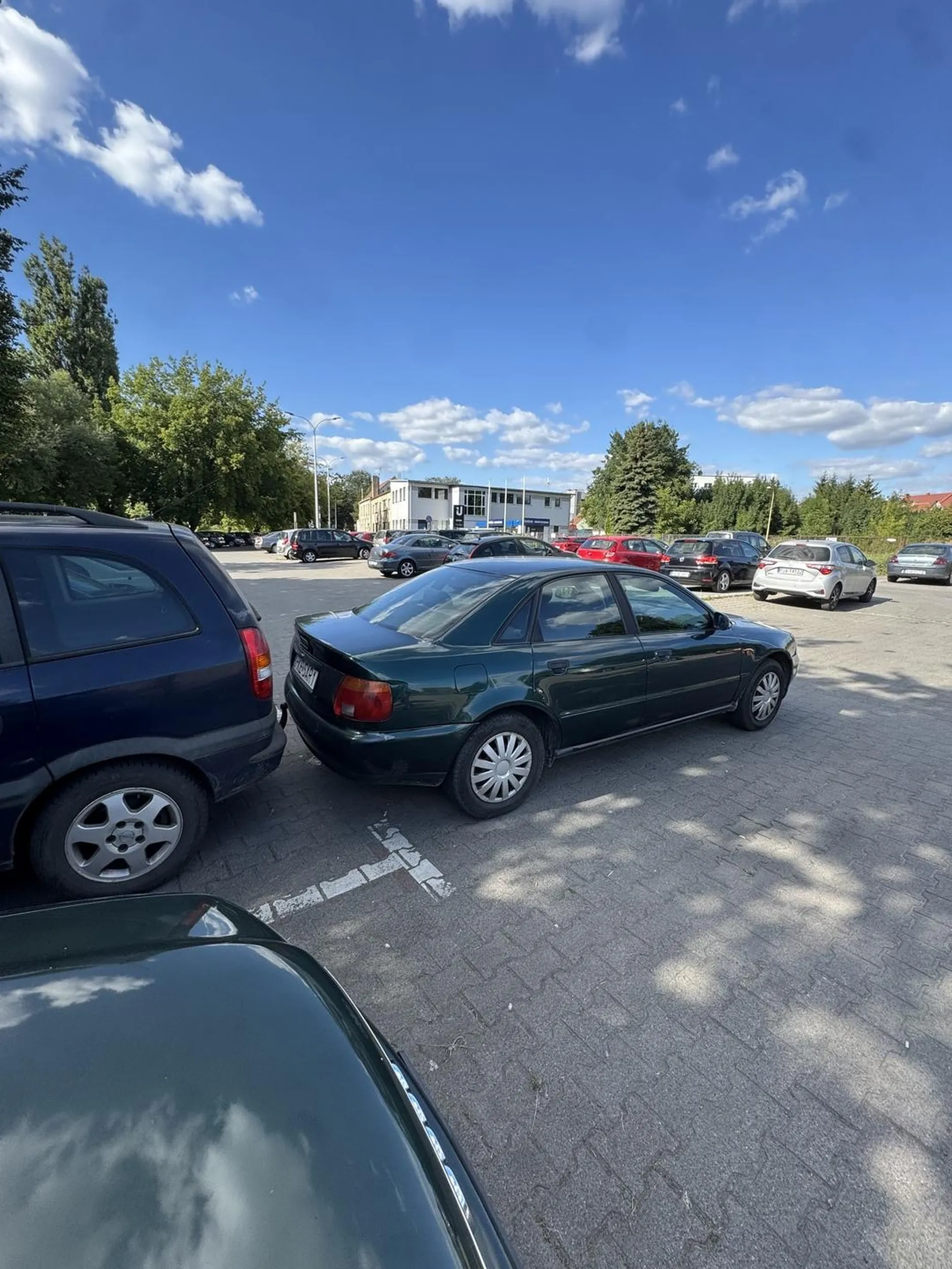 Kierowcy zielonego Audi nie działa ręczny