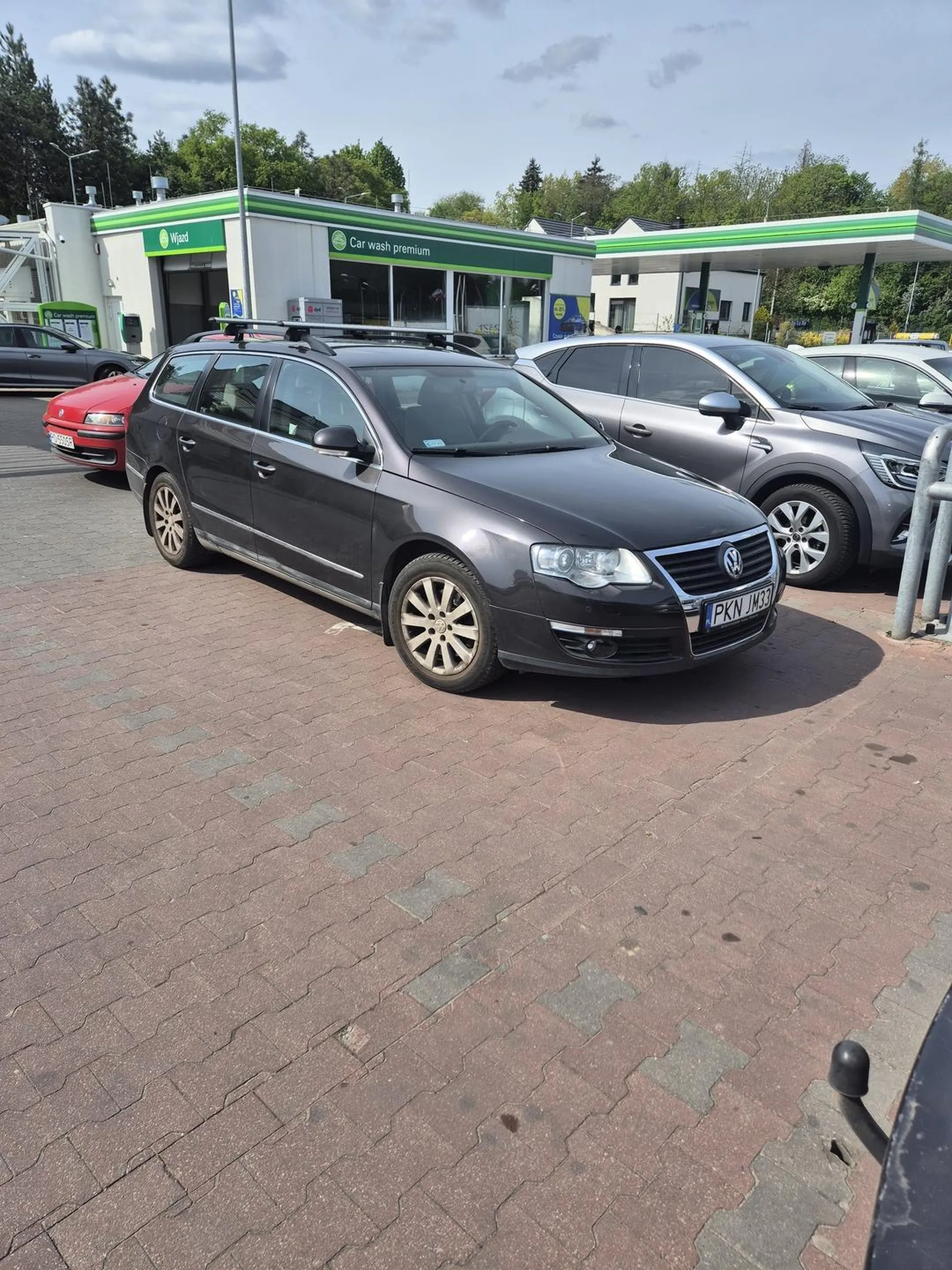 Zajmuje miejsca dla inwalidów