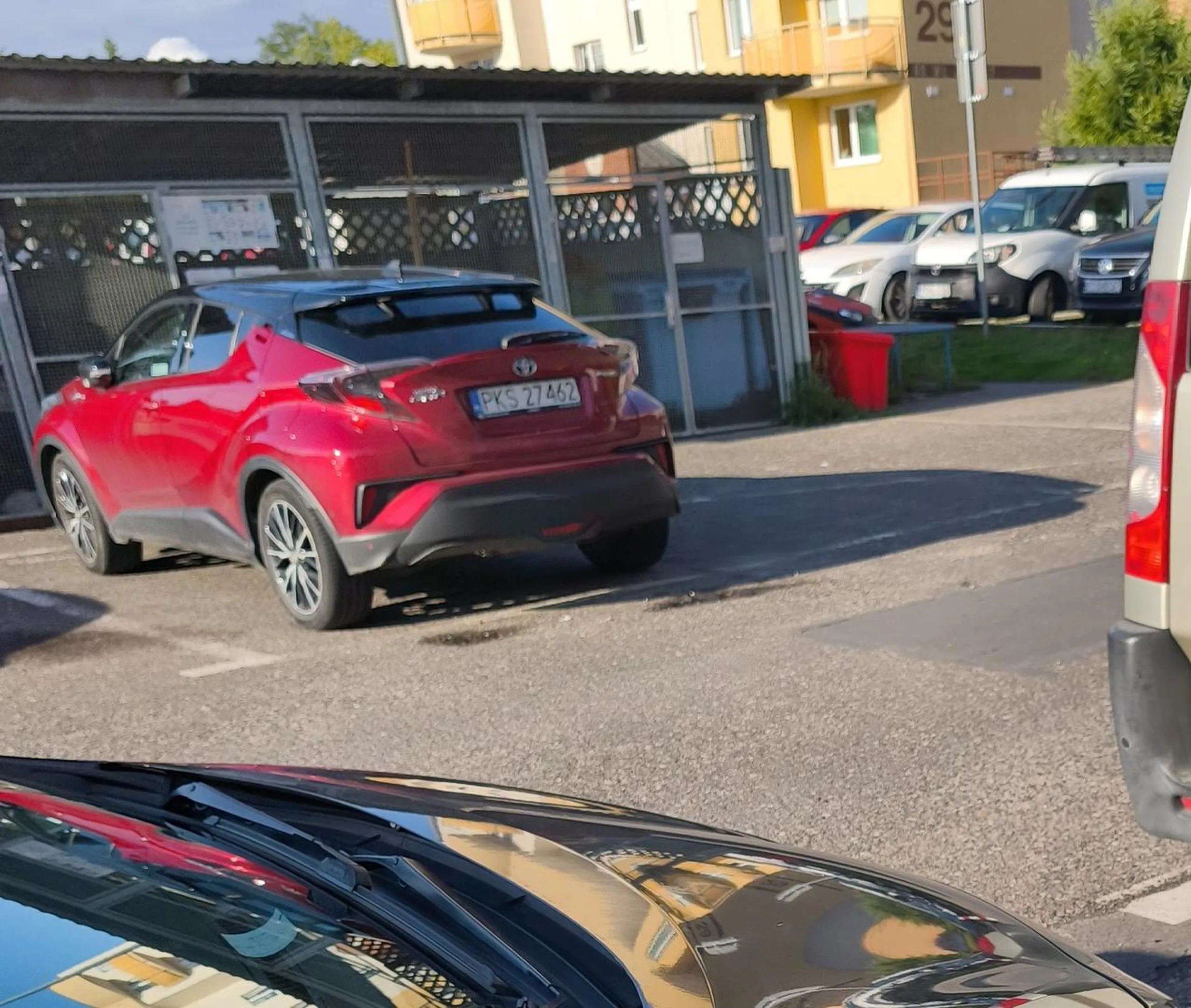 Przyjechalo do miasta i na kopercie parkuje