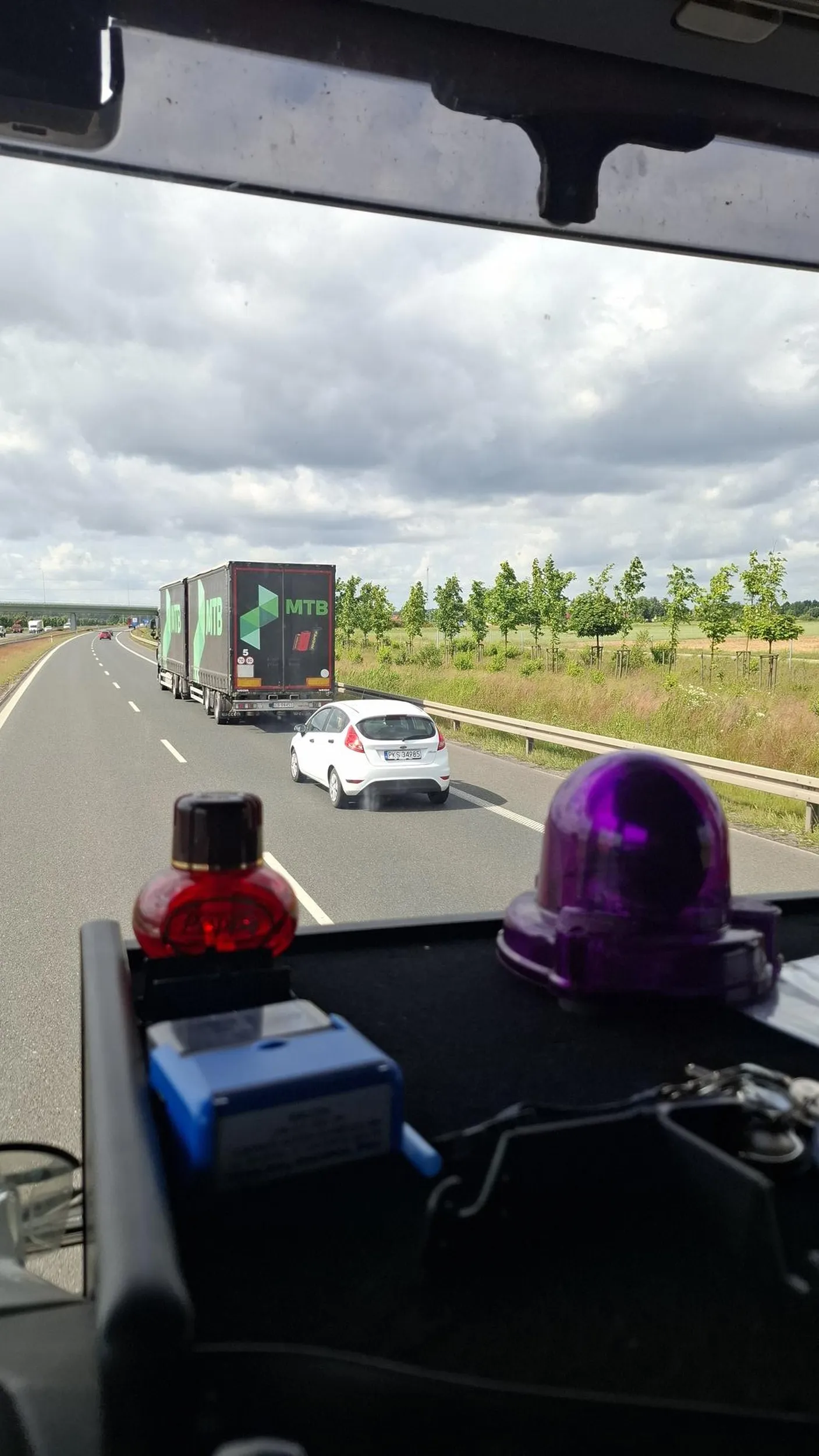 Kiedyś skończysz w tylnym zderzaku ciężarówki