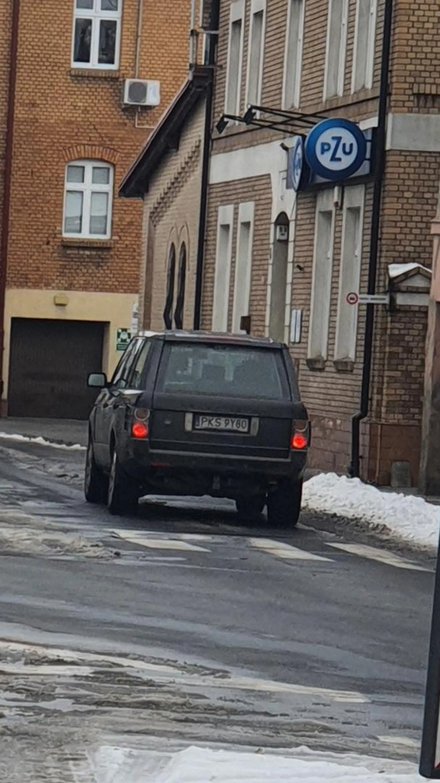 Kierowca ominął mnie łukiem na pasach. Oczywiście rozmawiał przez telefon.