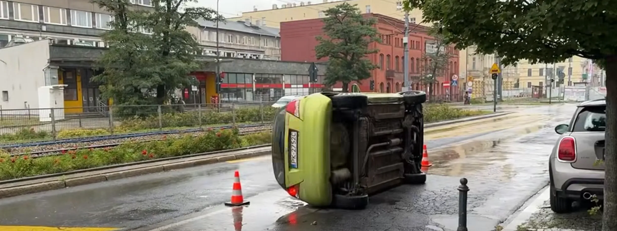 dziwnie parkuje na Kościuszki w Łodzi