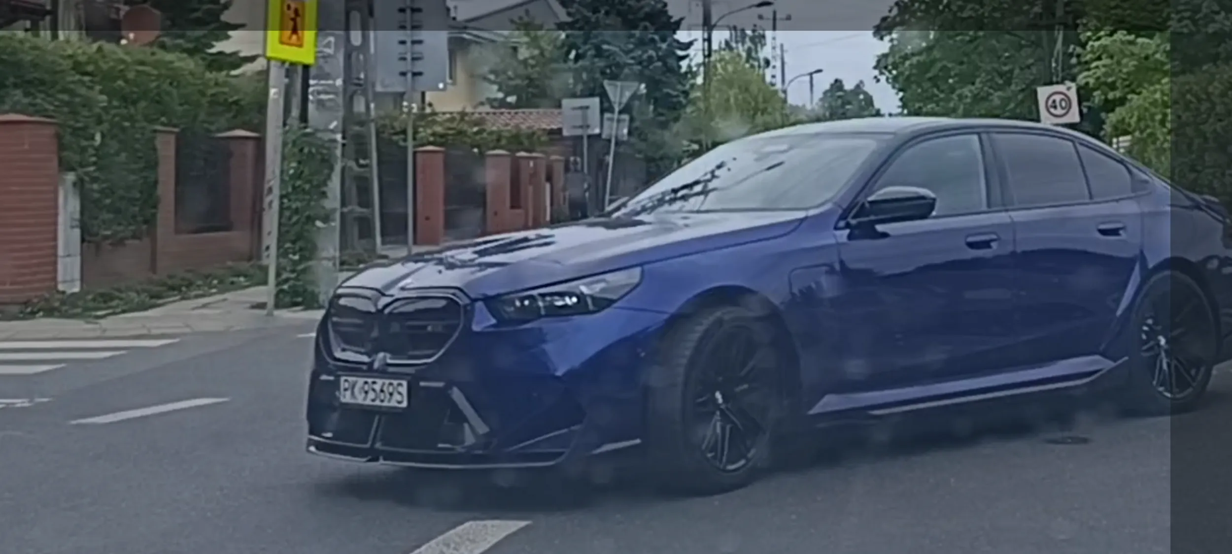 Bydło przesiadło się z Kombajnu na BeeMWe i jeździe pijany ścinając zakręty aż prawie mnie uderzył.