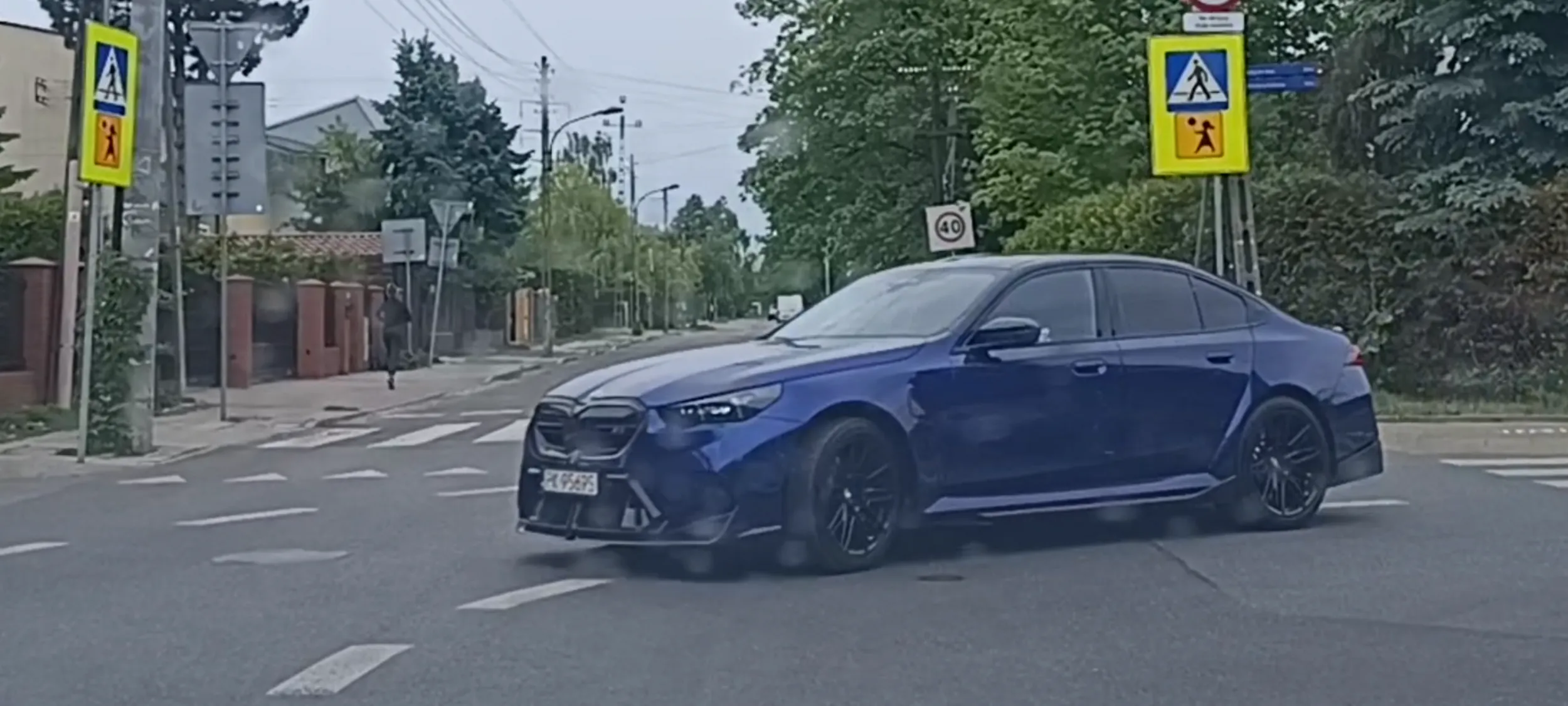 Bydło przesiadło się z Kombajnu na BeeMWe i jeździe pijany ścinając zakręty aż prawie mnie uderzył.