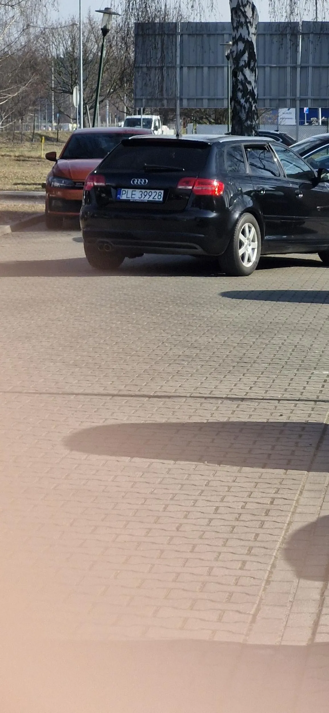 nie polecam pan sobie robił dobrze jeżdżąc za mną i moją znajomą patrząc nam prosto w oczy