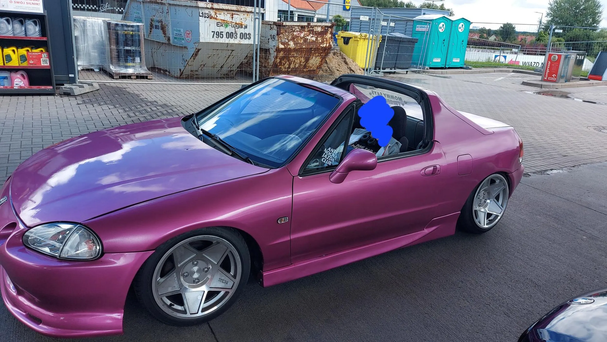 Przemiły właściciel samochodu Że nawet pozwolił usiąść do środka