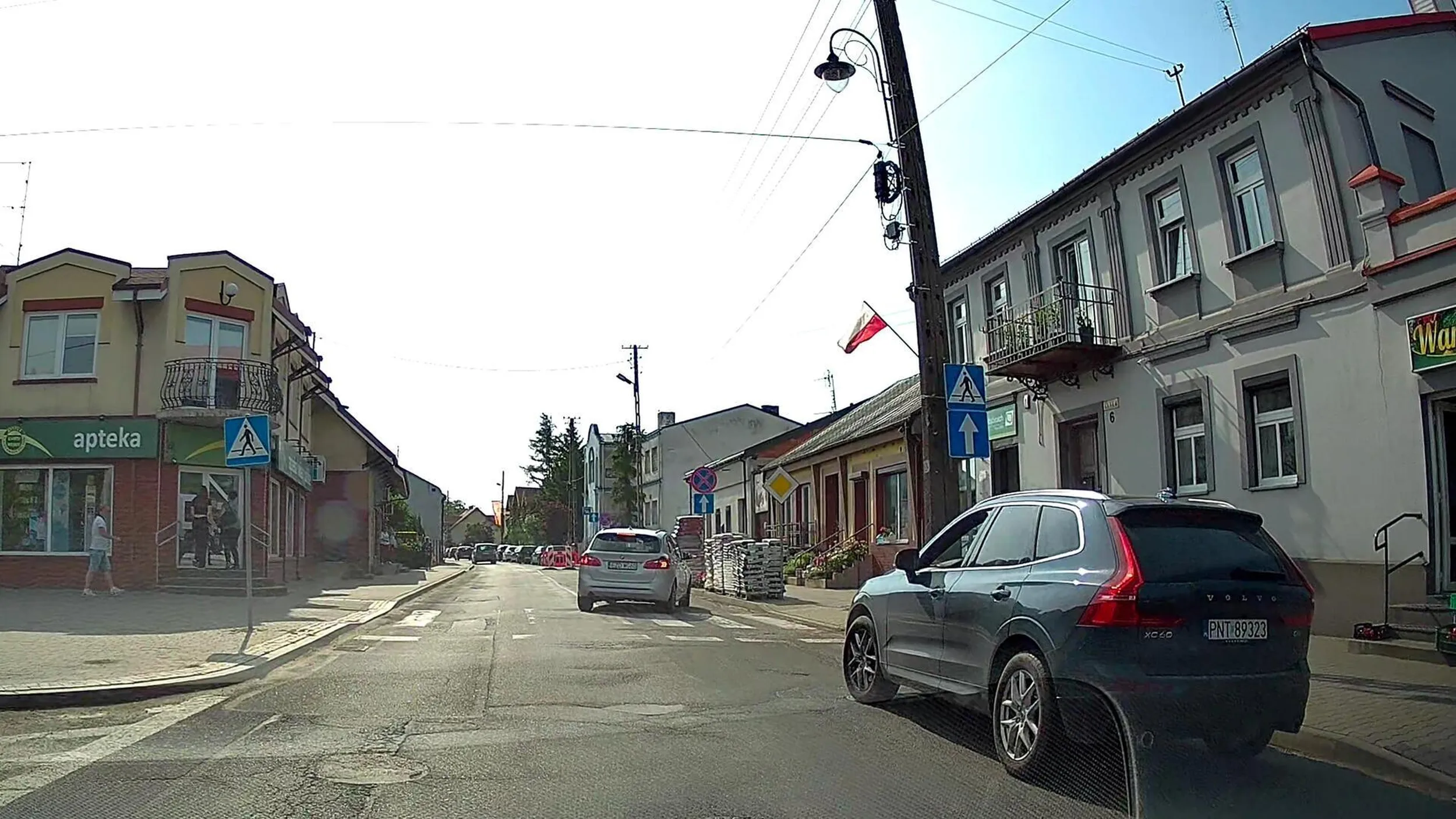 Parkowanie w odległości mniejszej niż 10m przed przejściem dla pieszych