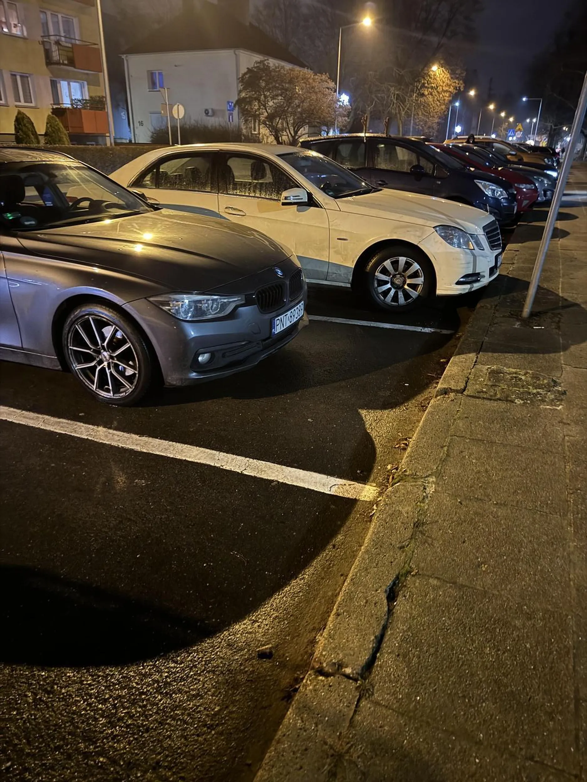 naucz sie 2headzie parkowac boisz sie ze obrysujesz zderzak w tym szrocie ktory kosztuje 500zl?