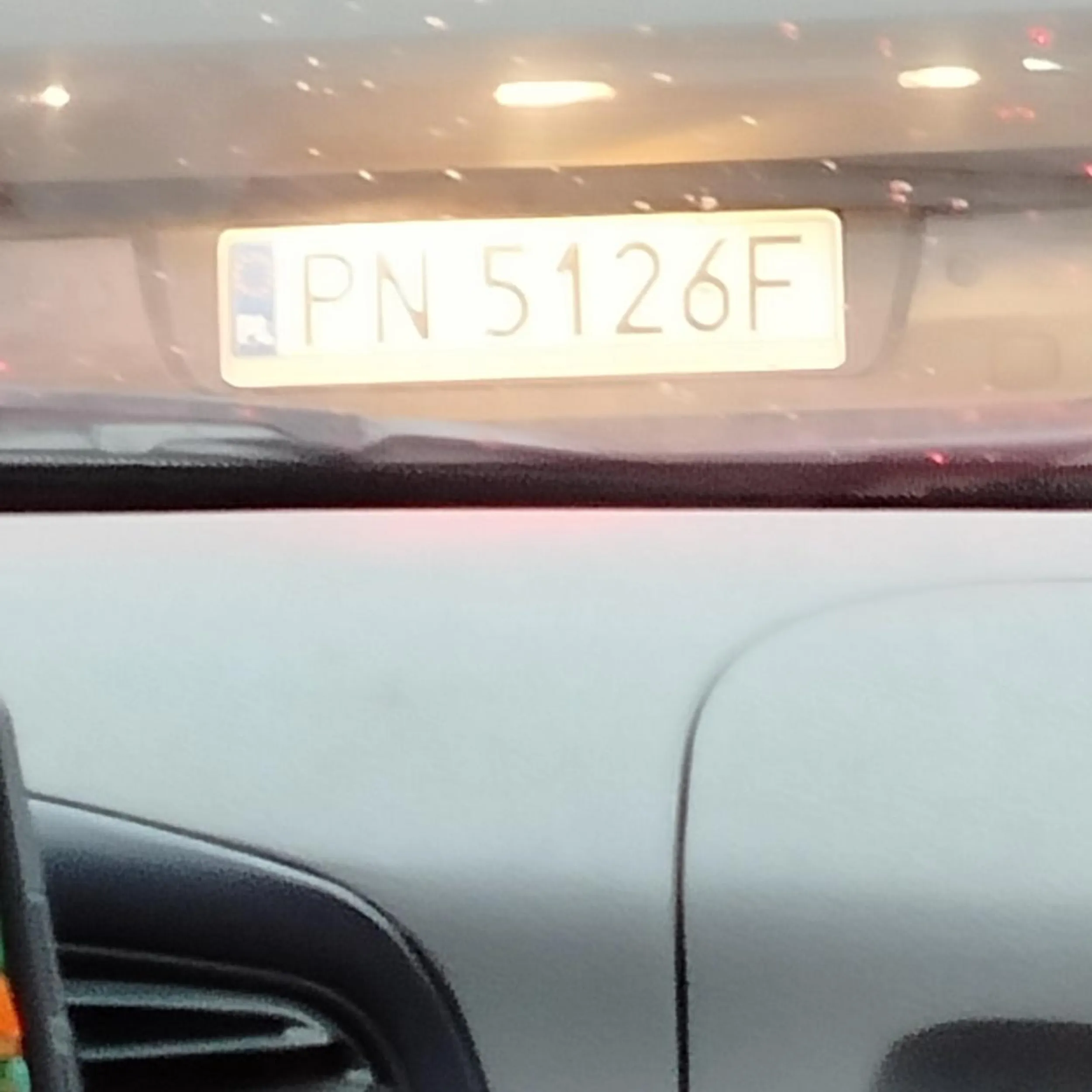 Czemu mnie wypowiedziałeś na moście jak się jedzie w stronę galerii na światłach  o to ten pan