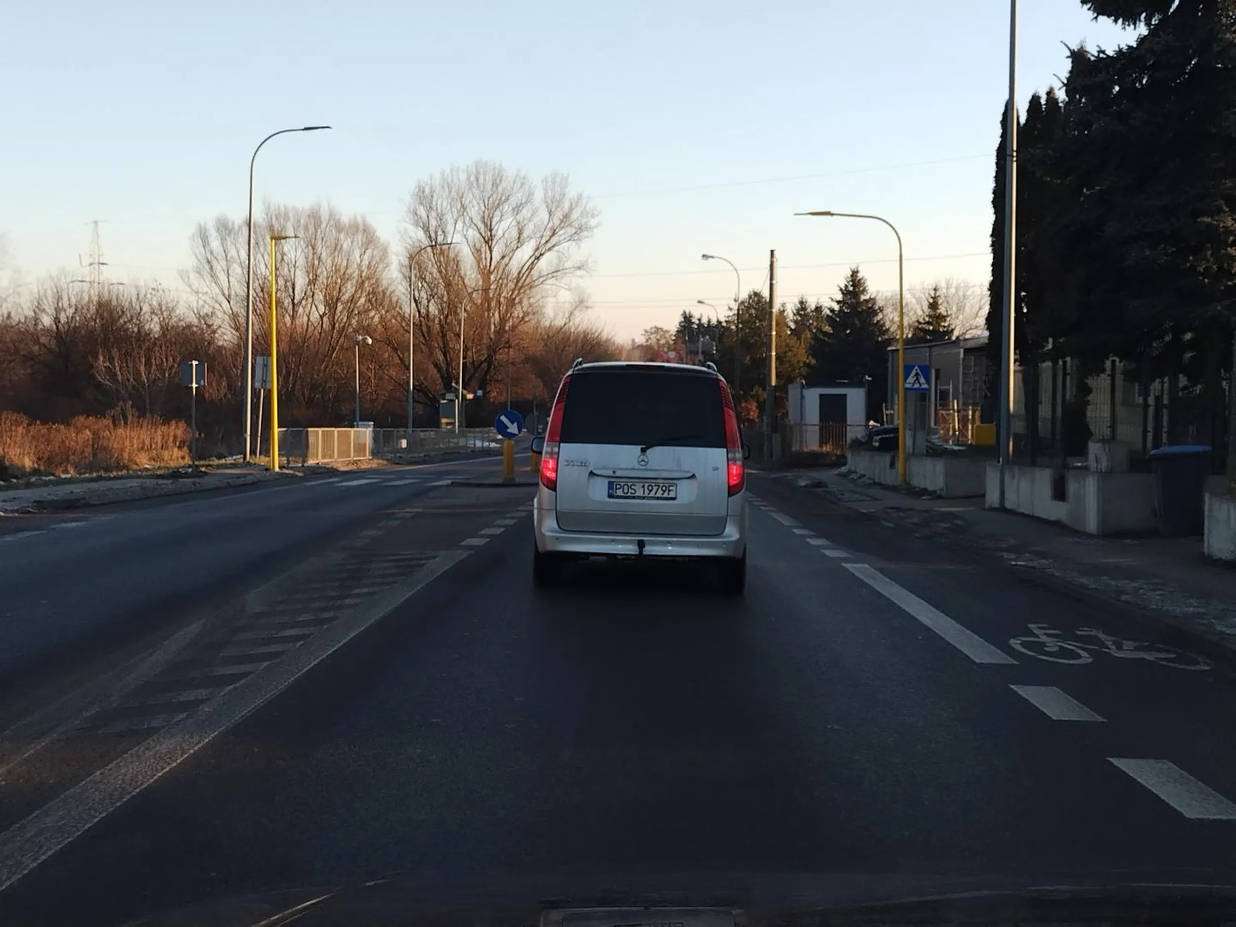 Cham próbował wymusić stłuczkę celem wyłudzenia odszkodowania!!!!! Uważajcie na niego!!!