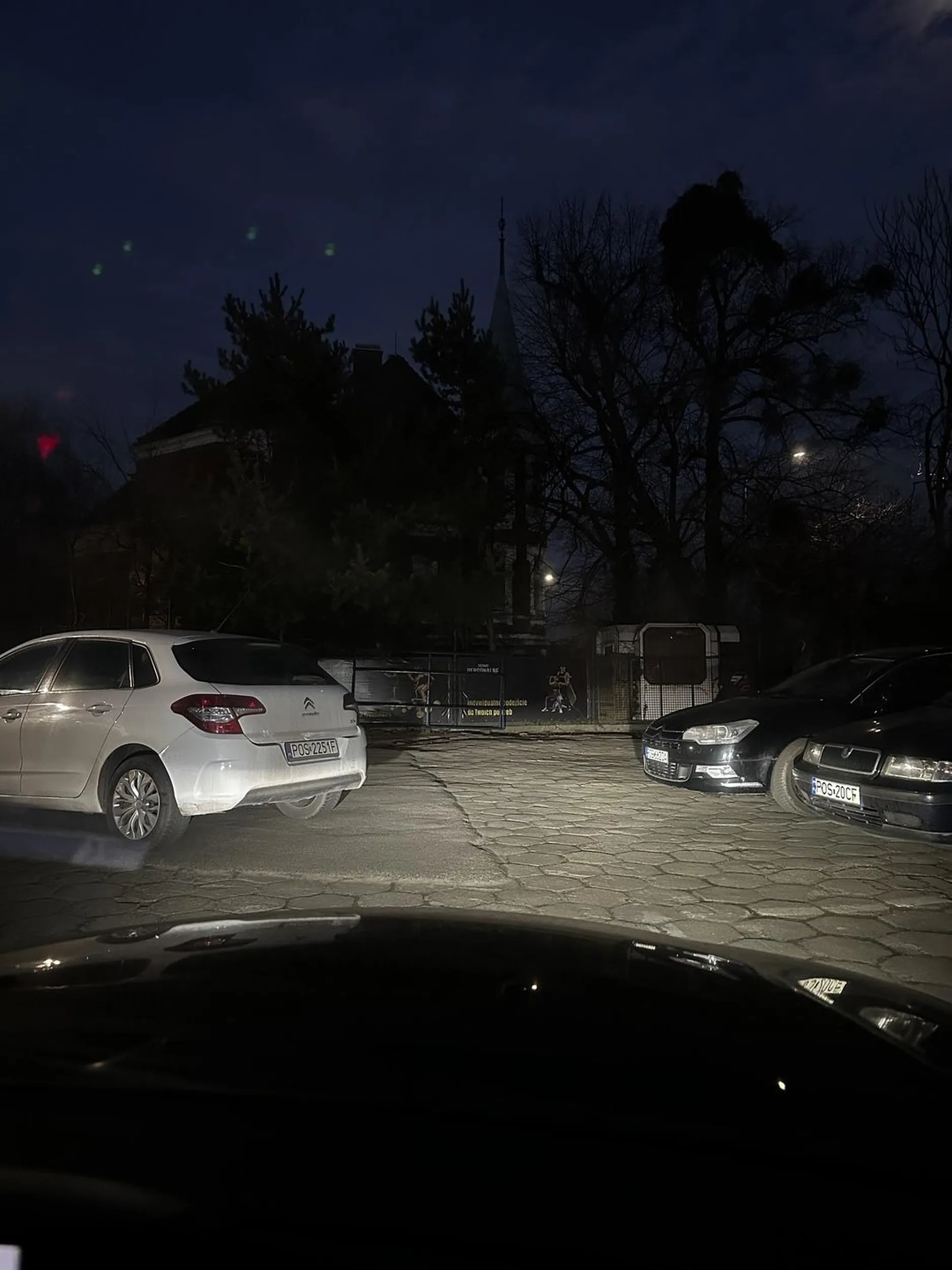 parkuje że ledwo idzie przejechać