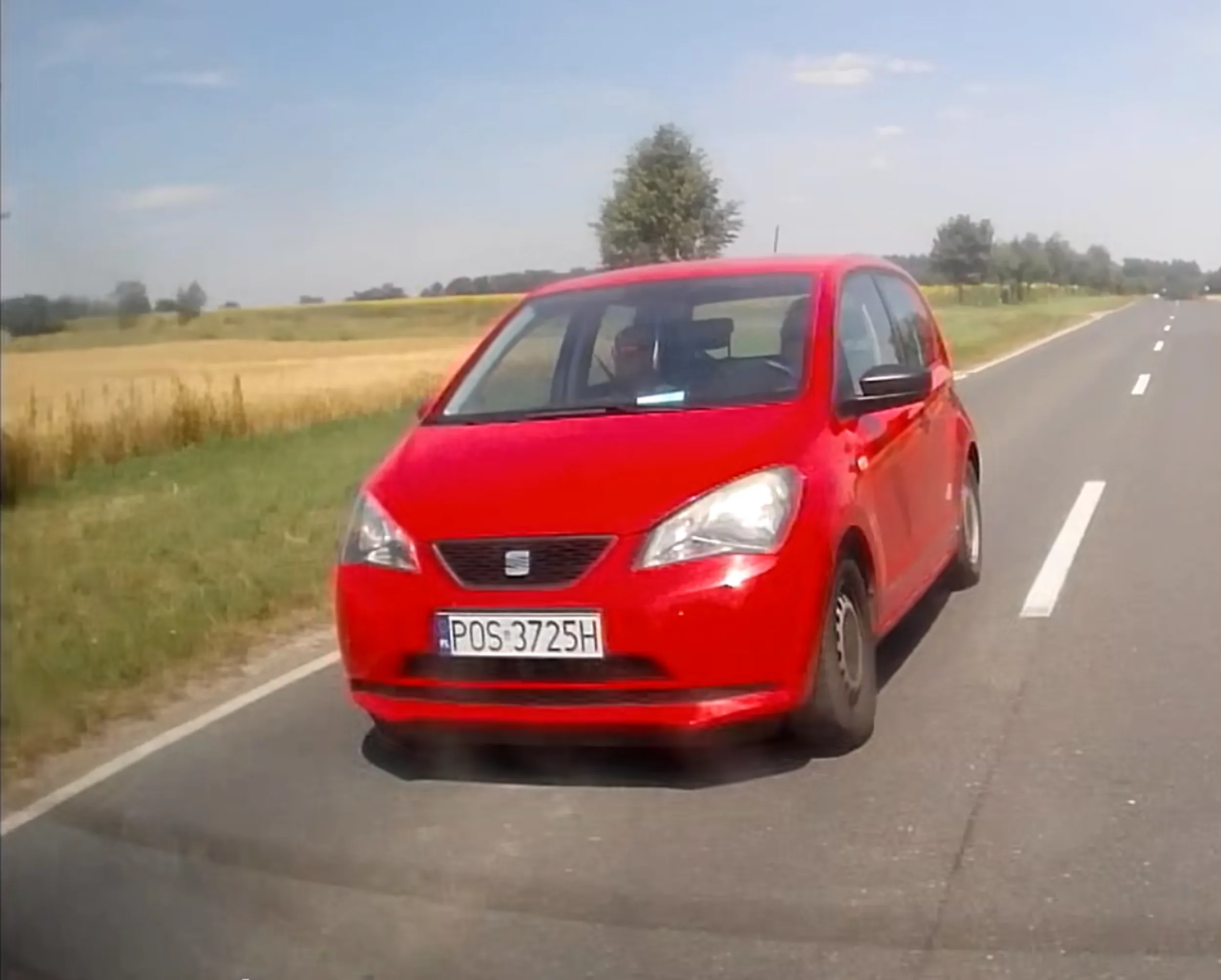 Dzięki że prawie zabiłaś mnie z rodziną :) cieszy mnie widok na drodze kierowców, którzy przyspieszają gdy są wyprzedzani :D I nie masz co zgłaszać, co jakiś czas tu przyjdę i upewnię się ze informacja o Twoim wyczynie wisi tutaj i informuje innych kierowców z kim mają do czynienia na drodze