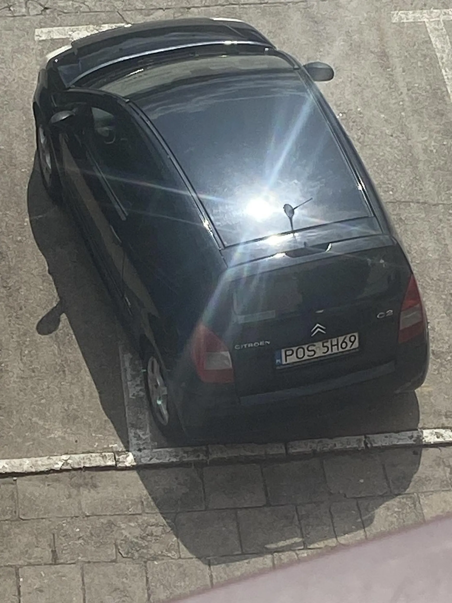 Nauczyciel szkoły samochodowej nie potrafi parkować nie polecam