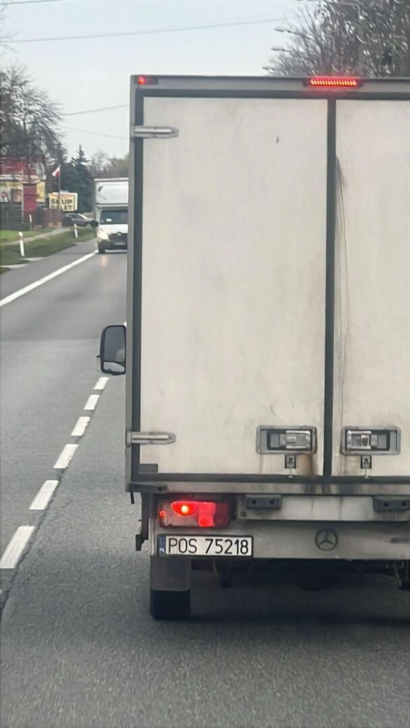 Stwarza zagrożenie w ruchu drogowym - wolne wyprzedzanie na czołówkę, Jak chcesz wyprzedzać to z Werwą, bo tak się czołgasz, że żółw Cię wyprzedza