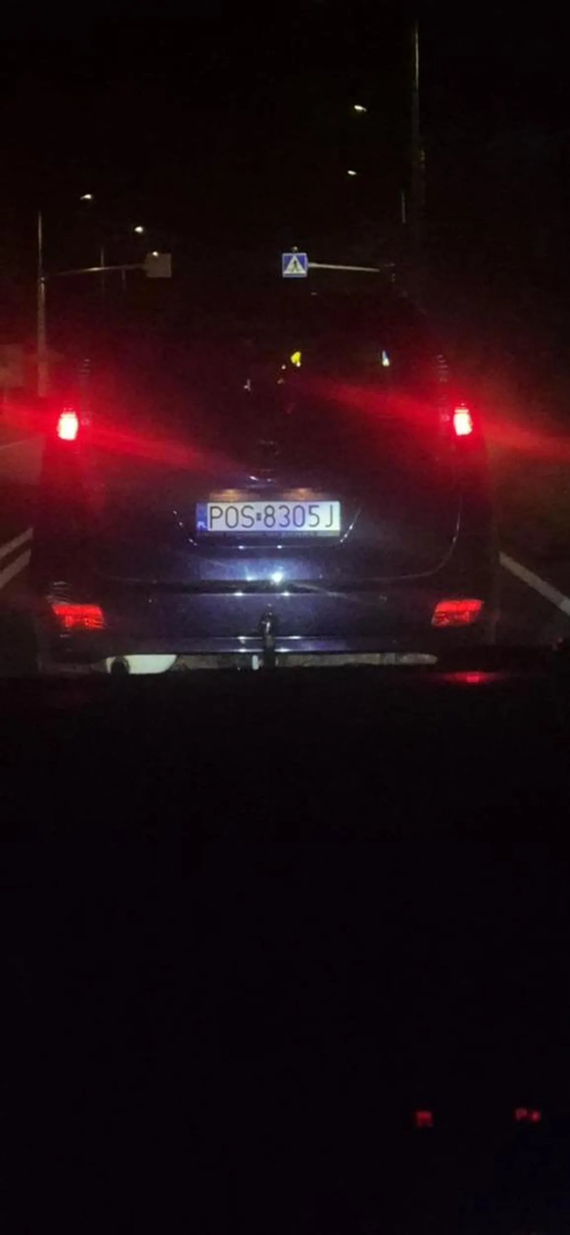 Banda cwaniaków udających szeryfów drogowych przykro im sie zrobiło ze zostali wyprzedzeni więc zaczeli trąbić i oślepiać długimi światłami widać że ego spadło poniżej dna pozdrawiam