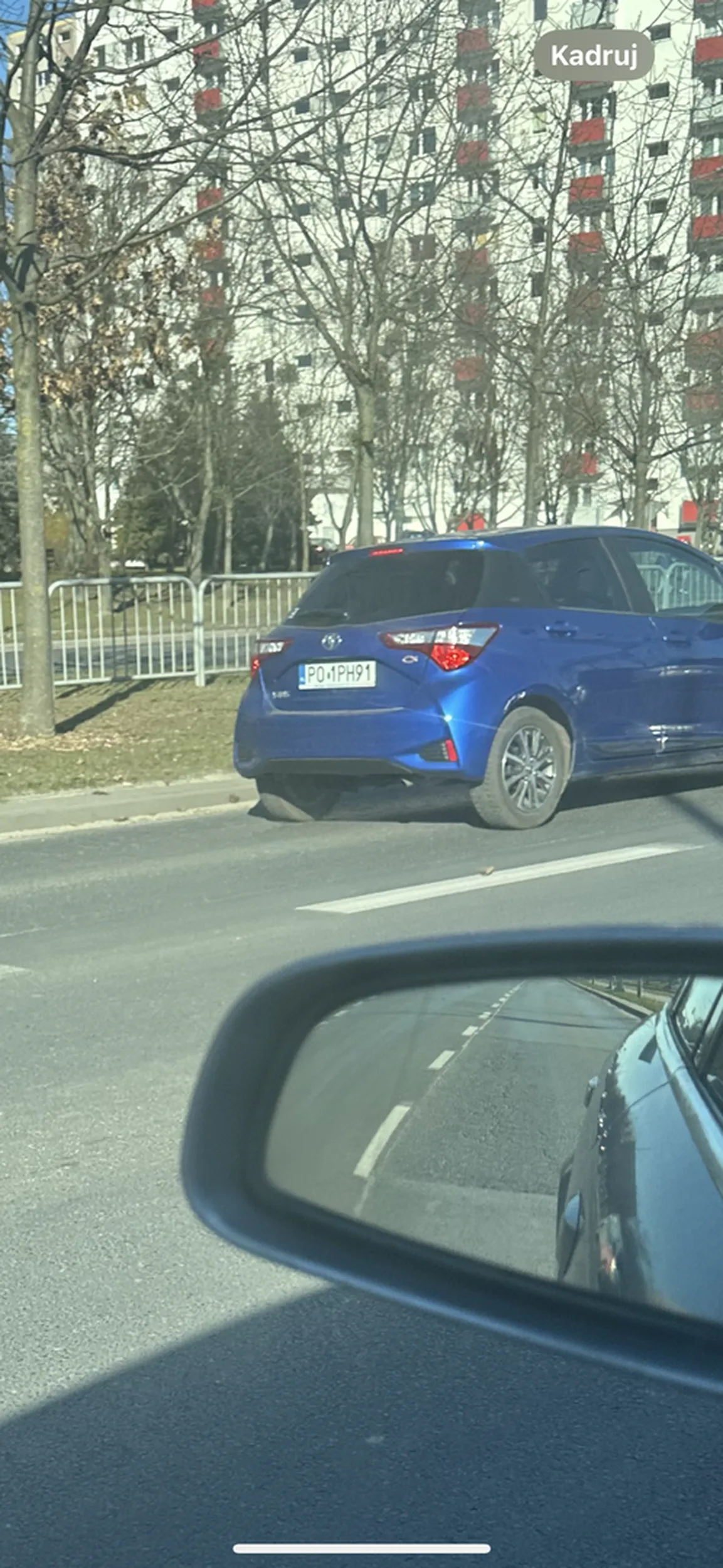 Pan specjalnie przyspiesza i hamuje innych kierowców. Niektórzy powinni przechodzić jeszcze raz egzamin prawa jazdy i test psychiatryczny. Niekulturalny kierowca