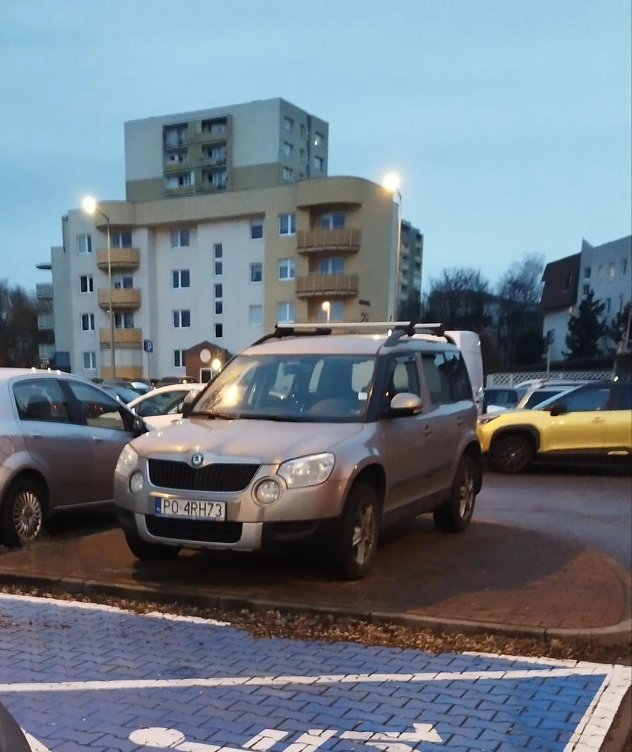 To nie jest miejsce parkingowe znakow nie widzisz to do okulisty