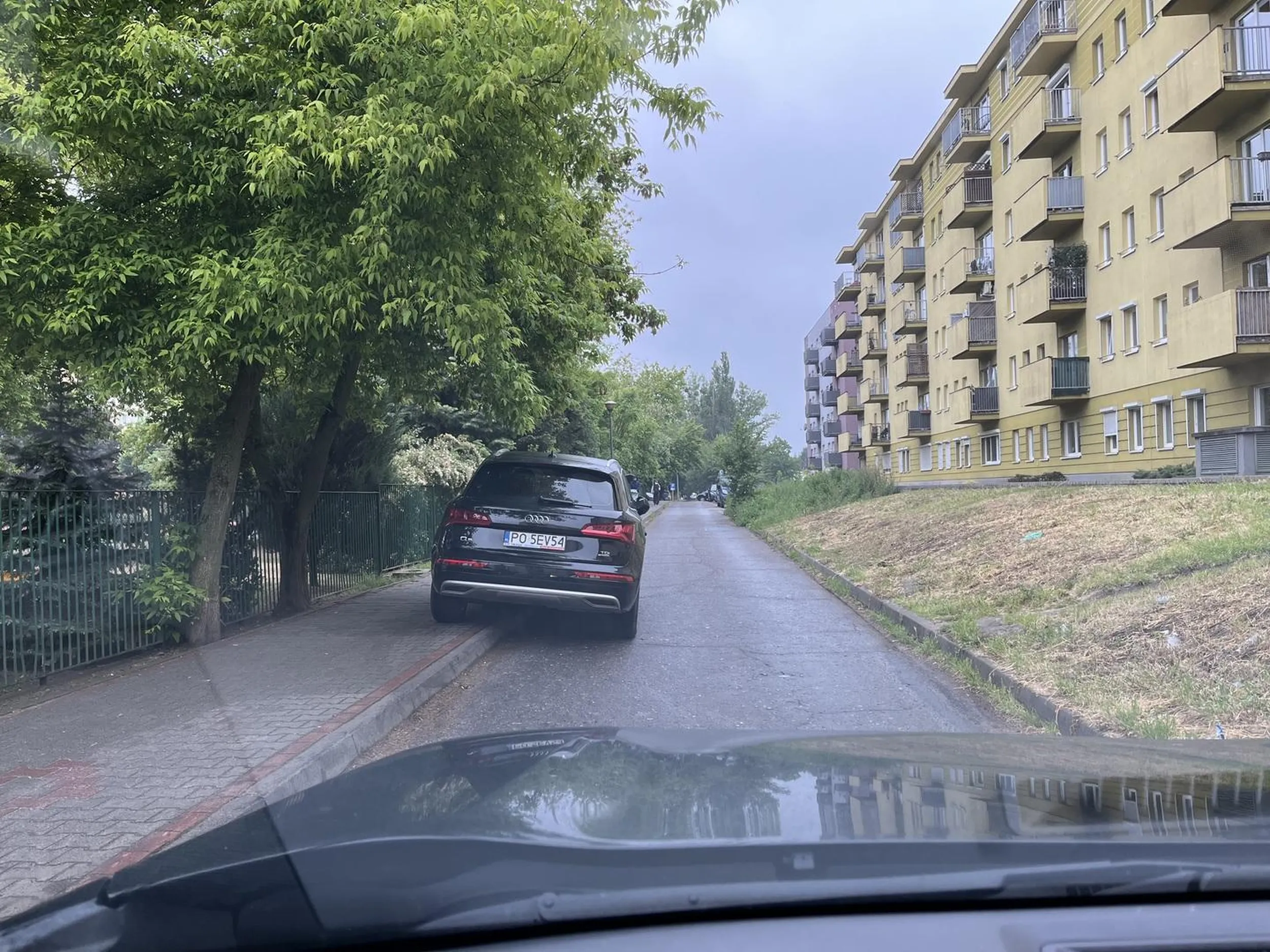 Kierowca bez wyobraźni. Droga zablokowana.