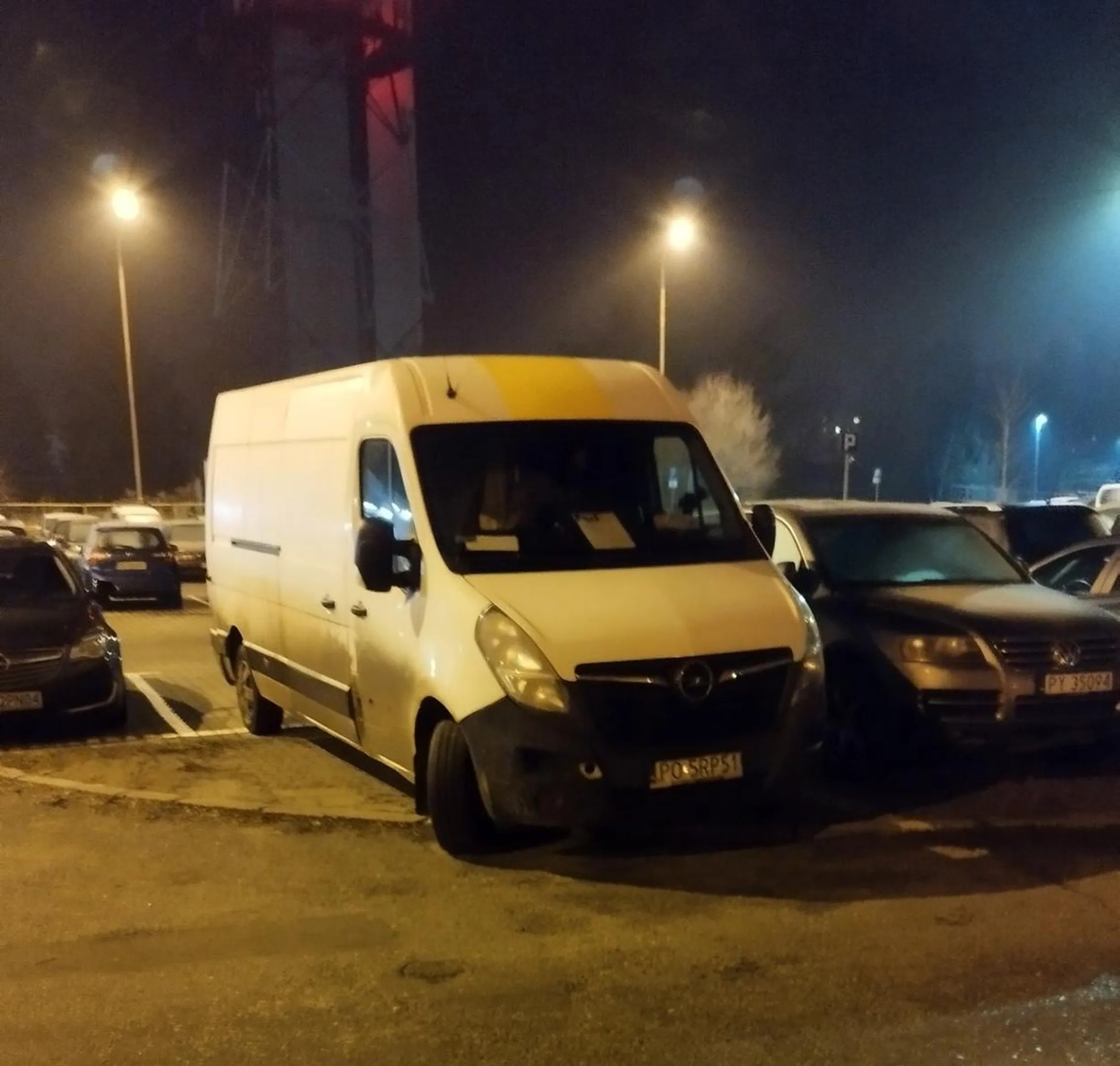 Poza wyznaczonym miejscem na skrzyzowaniu