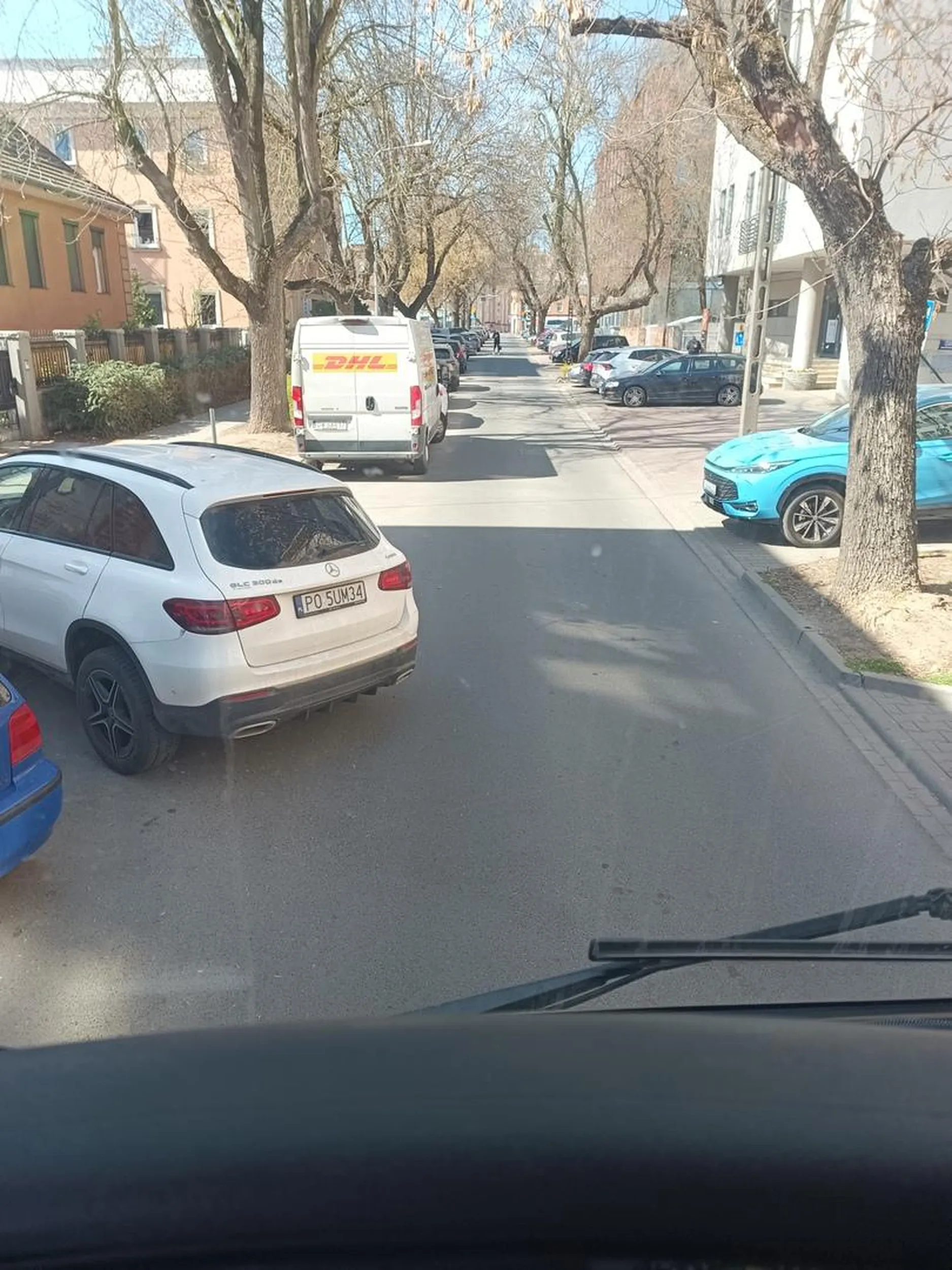 Twoje perfekcyjne parkowanie zablokowało ruch...