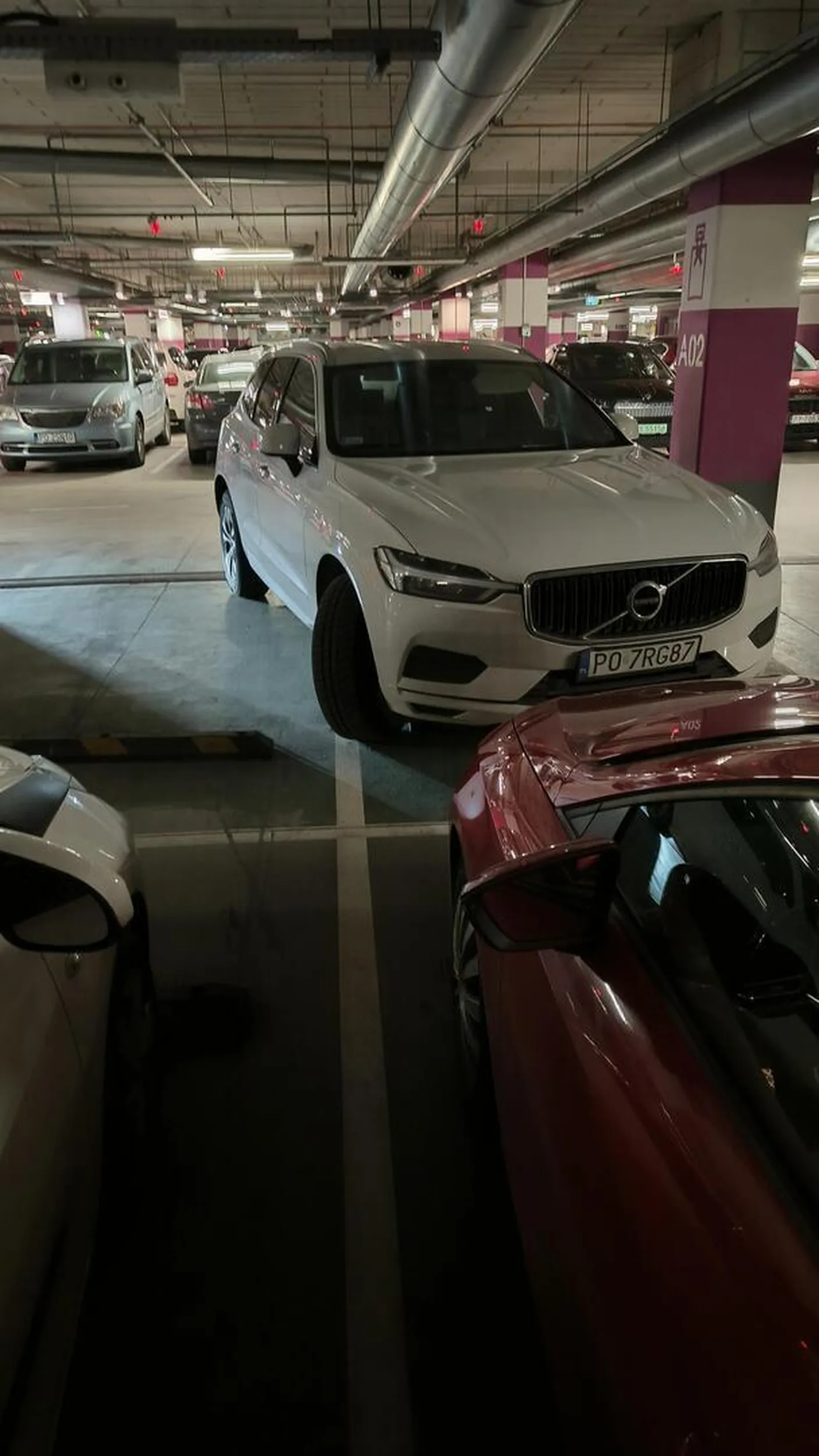 Jak nie umiesz parkować to zawsze możesz poprosić inne osoby na parkingu, może pomogą