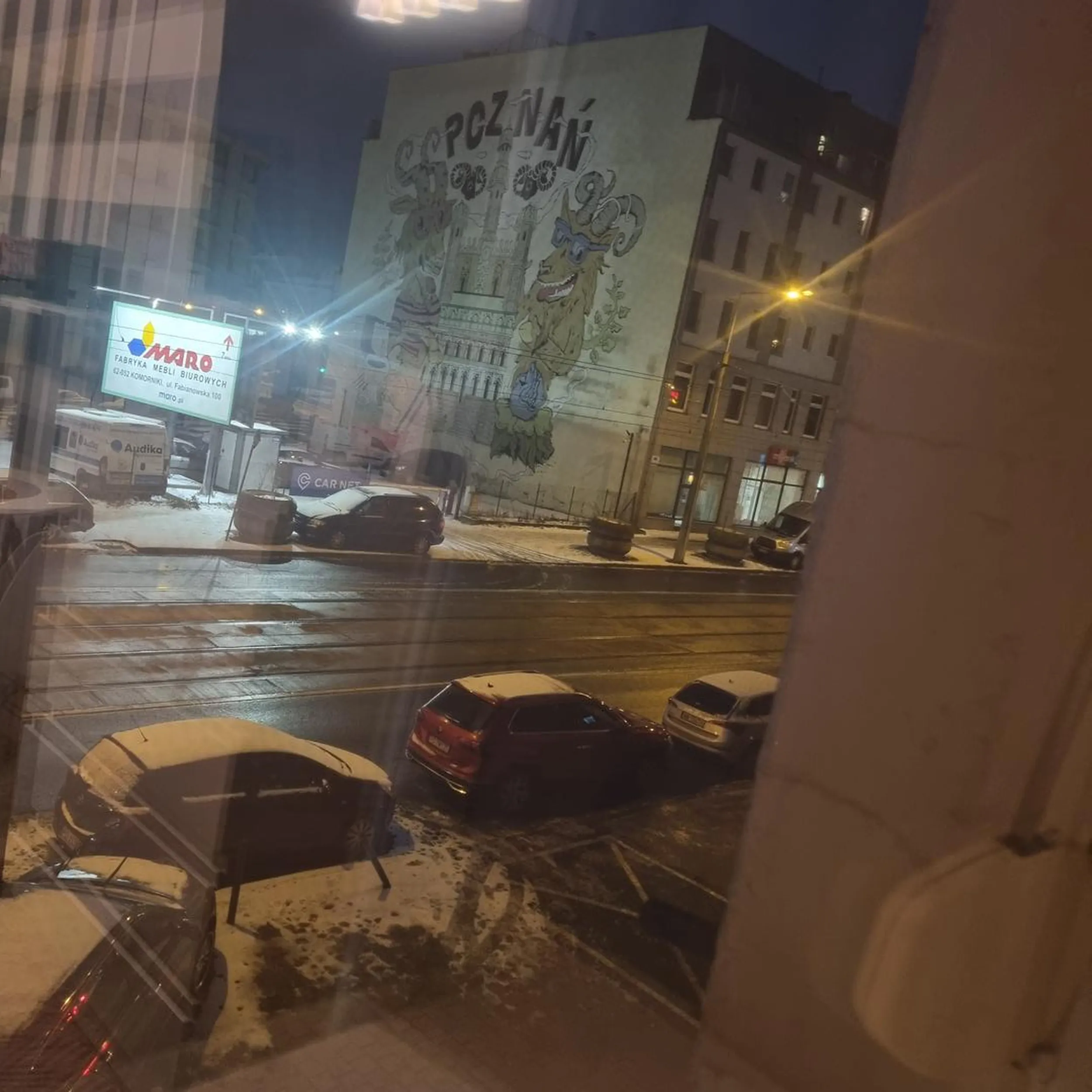 Downy to są w Poznaniu ludzie z tego samego miasta a są tak rozjebani nauczcie się parkować a nie zastawiacie bramę wjazd na posesje cepy głupie