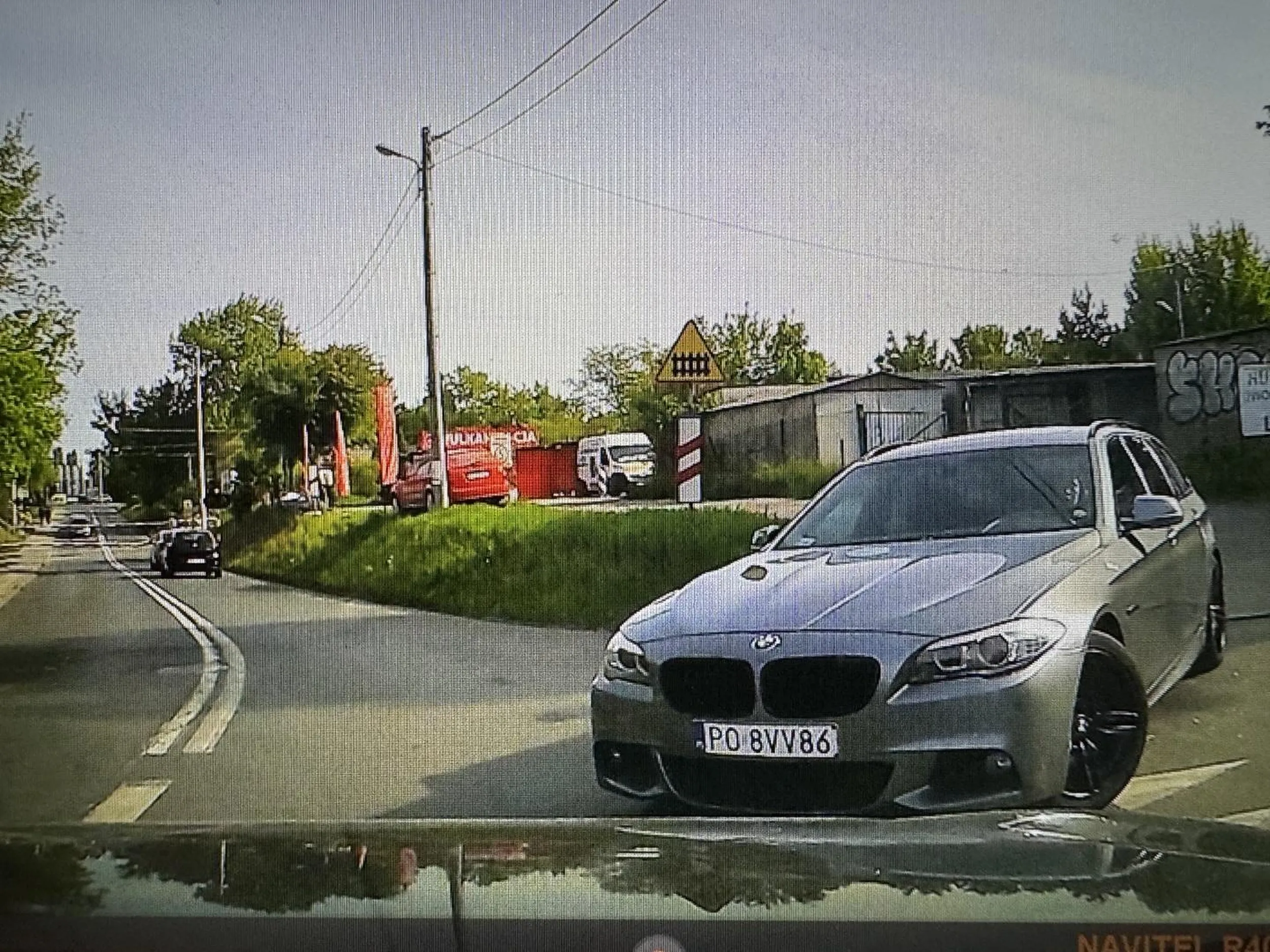 Pępek świata wymusza pierwszeństwo i jeszcze ma problem