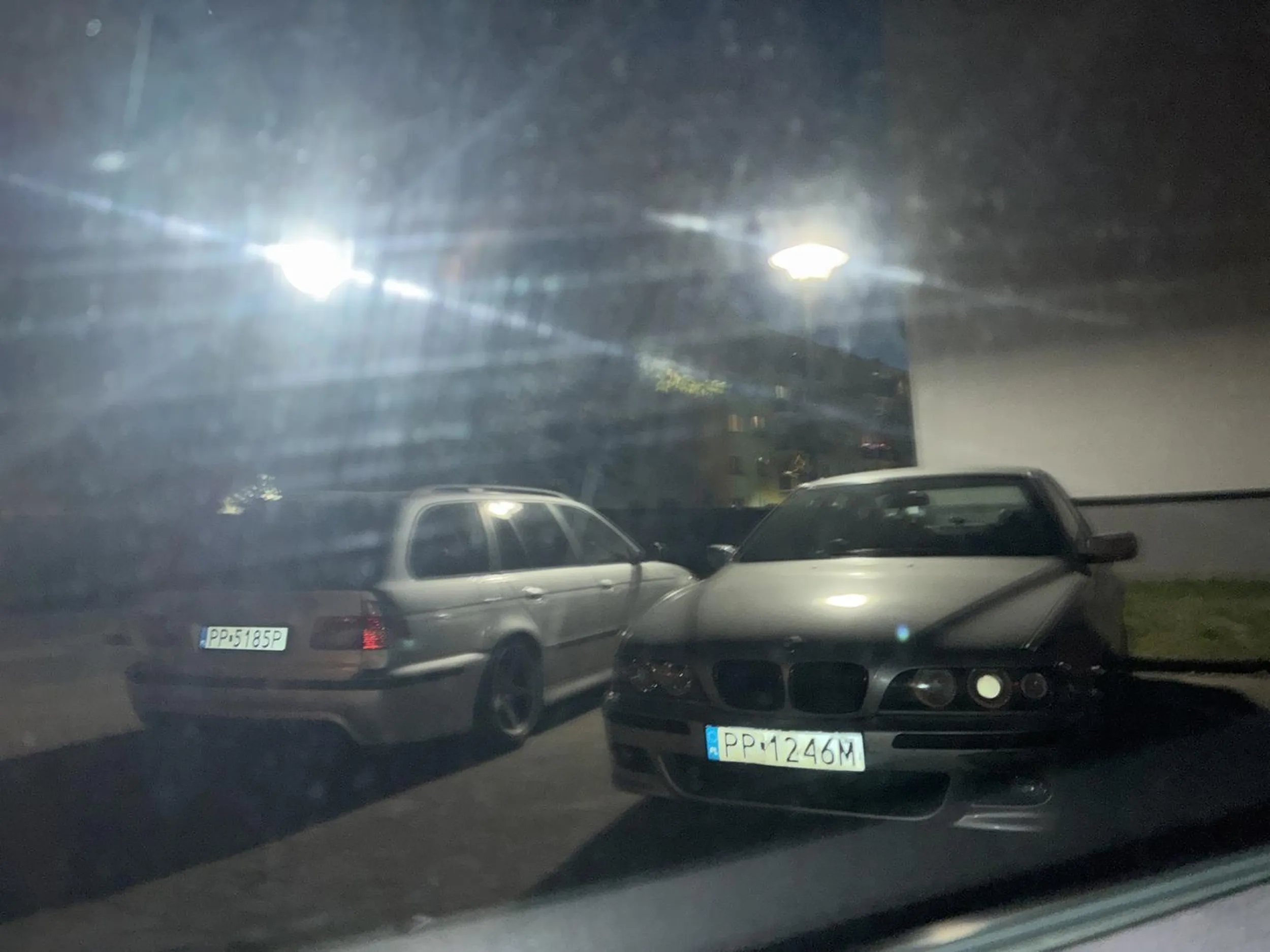 jeden jak i drugi dwoch ulicznych zjebow w gruzach