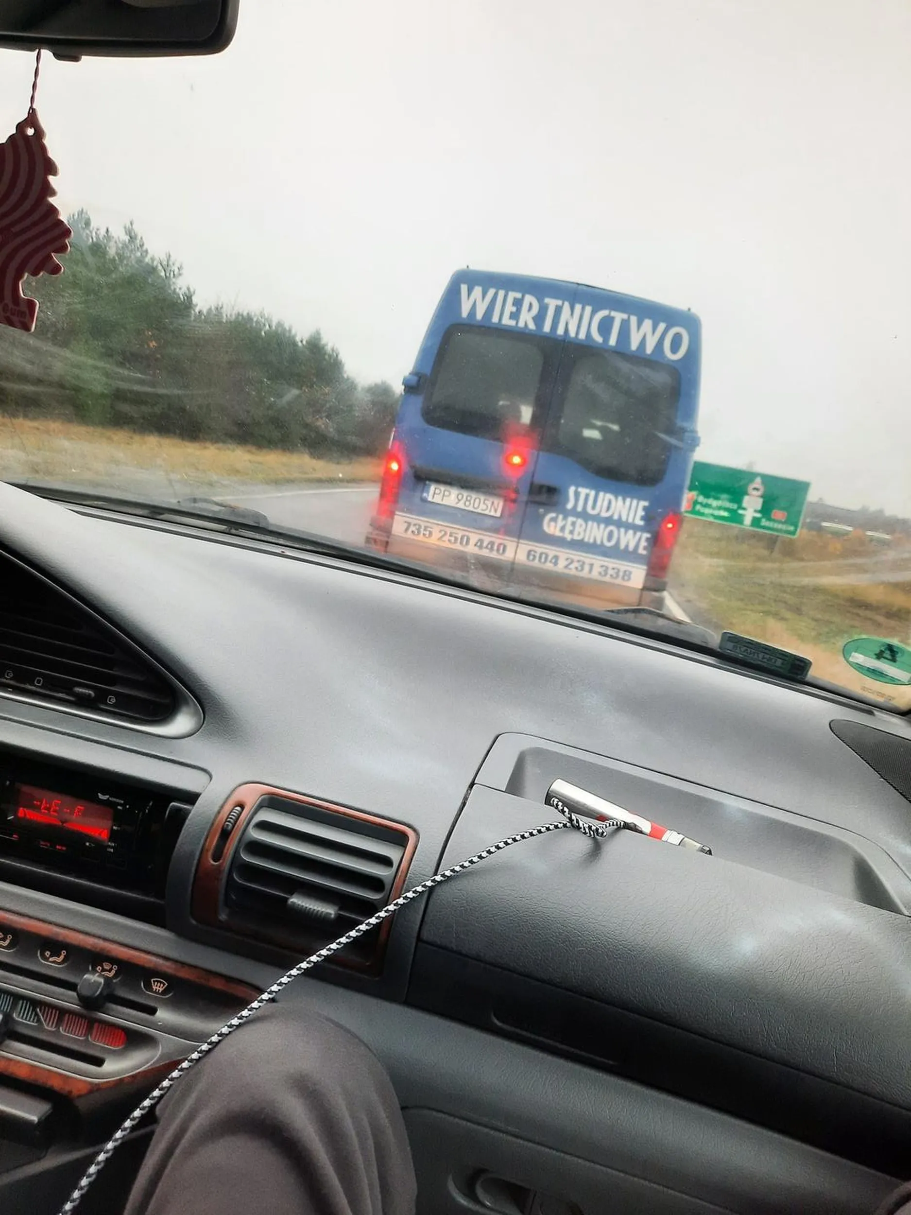 Dziękujęmy uprzejmie za informację o fotoradarze, pozdrawiamy z busa