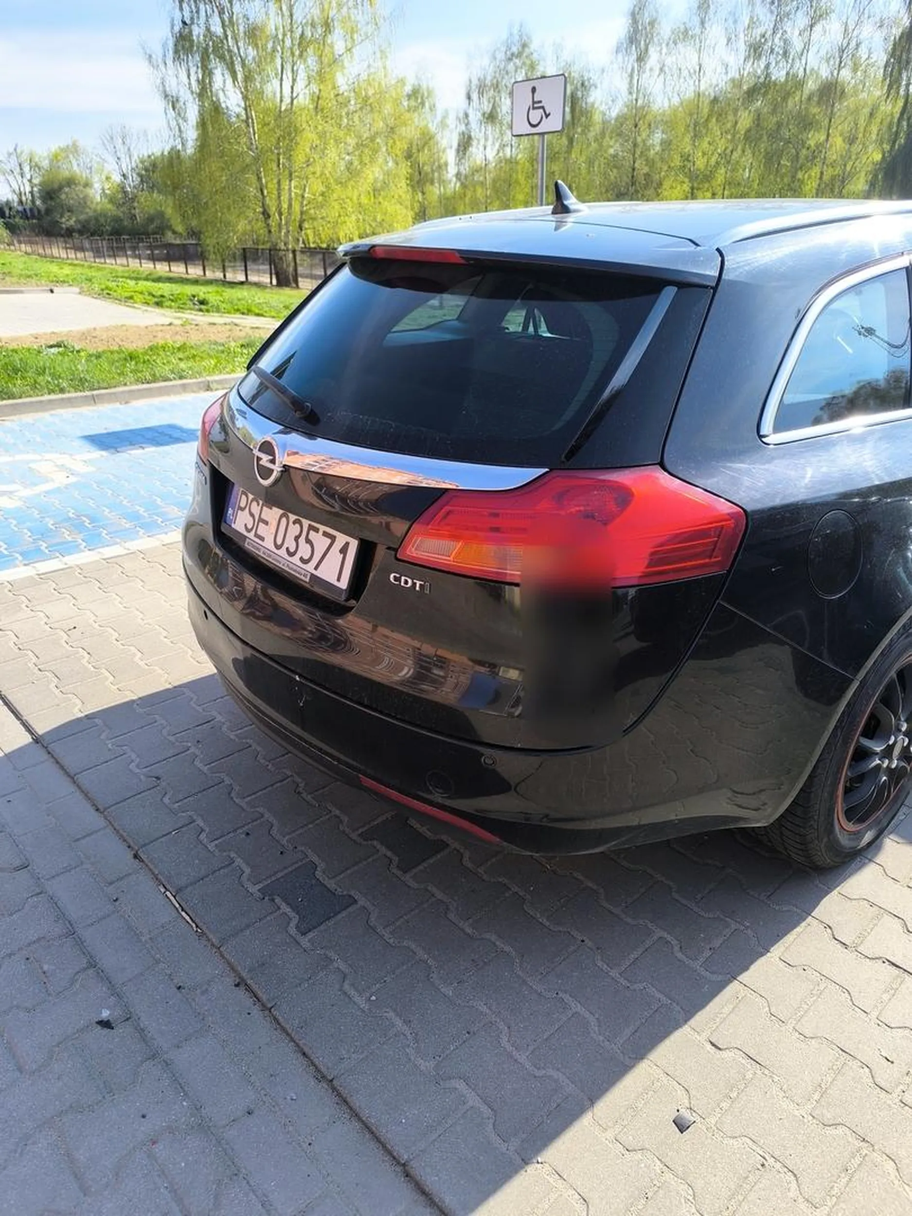 Naucz się parkować jak człowiek a nie jak ciota prawko w czipsach znalezione to chociaż nie zawadzaj innym