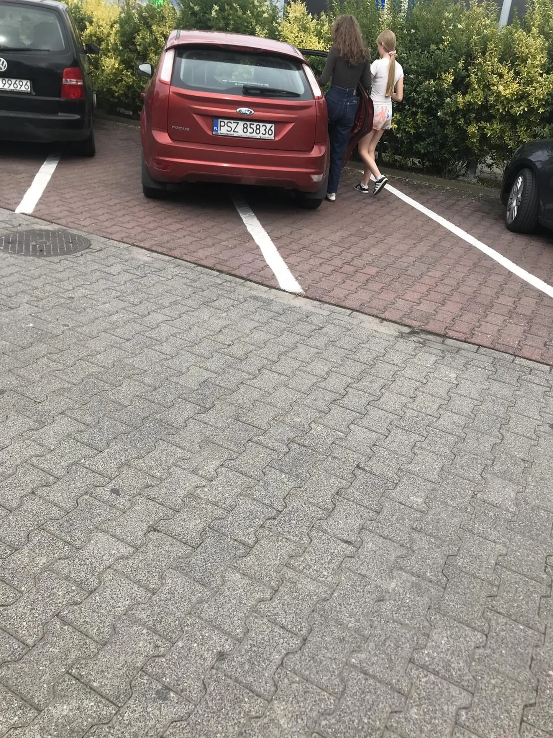 Naucz sie parkowac parowo bo wstyd