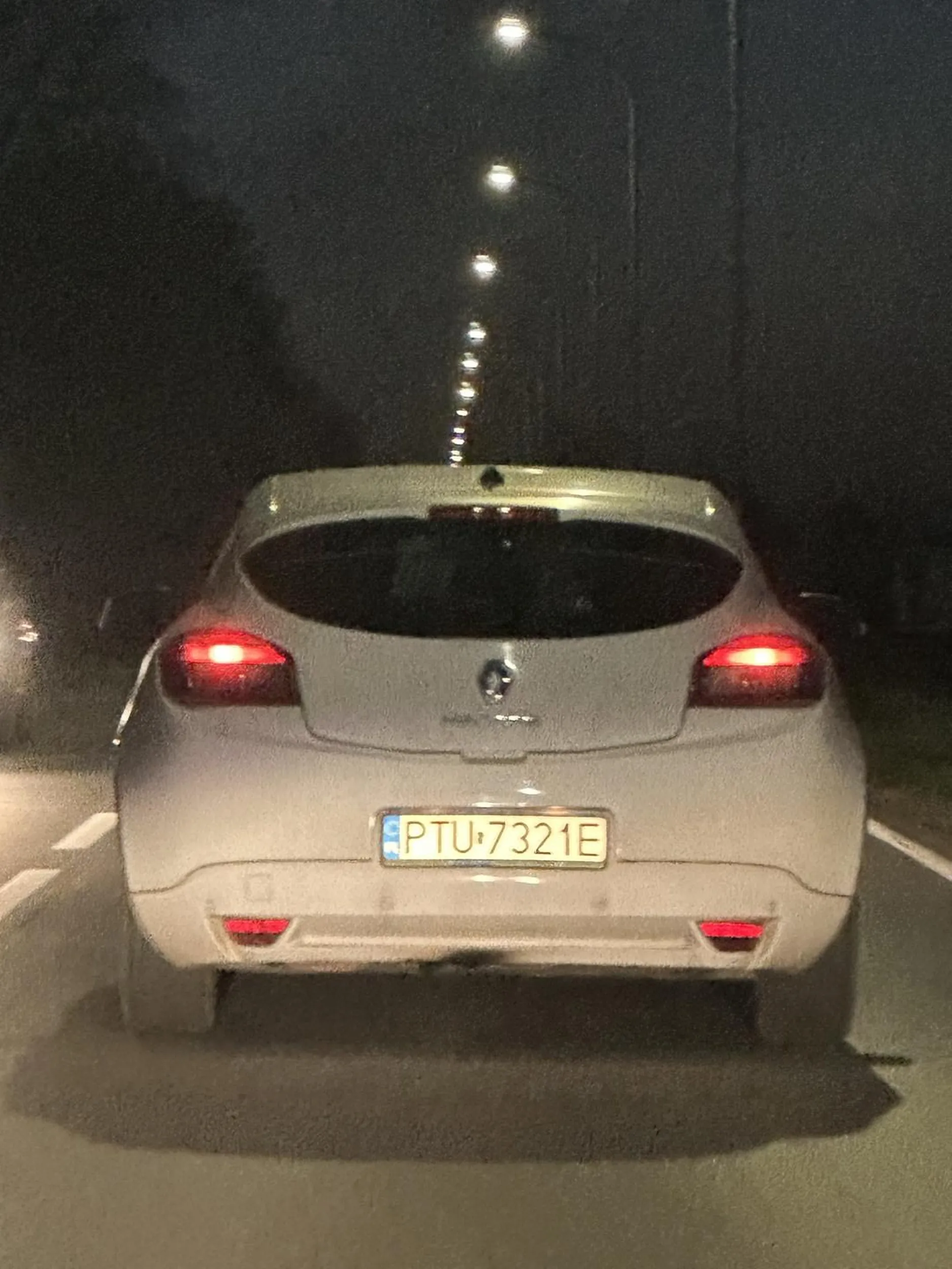 Polecam się rozglądać, a nie wjeżdżać z podporządkowanej jak by to była z pierwszeństwem przed maskę innych samochodów