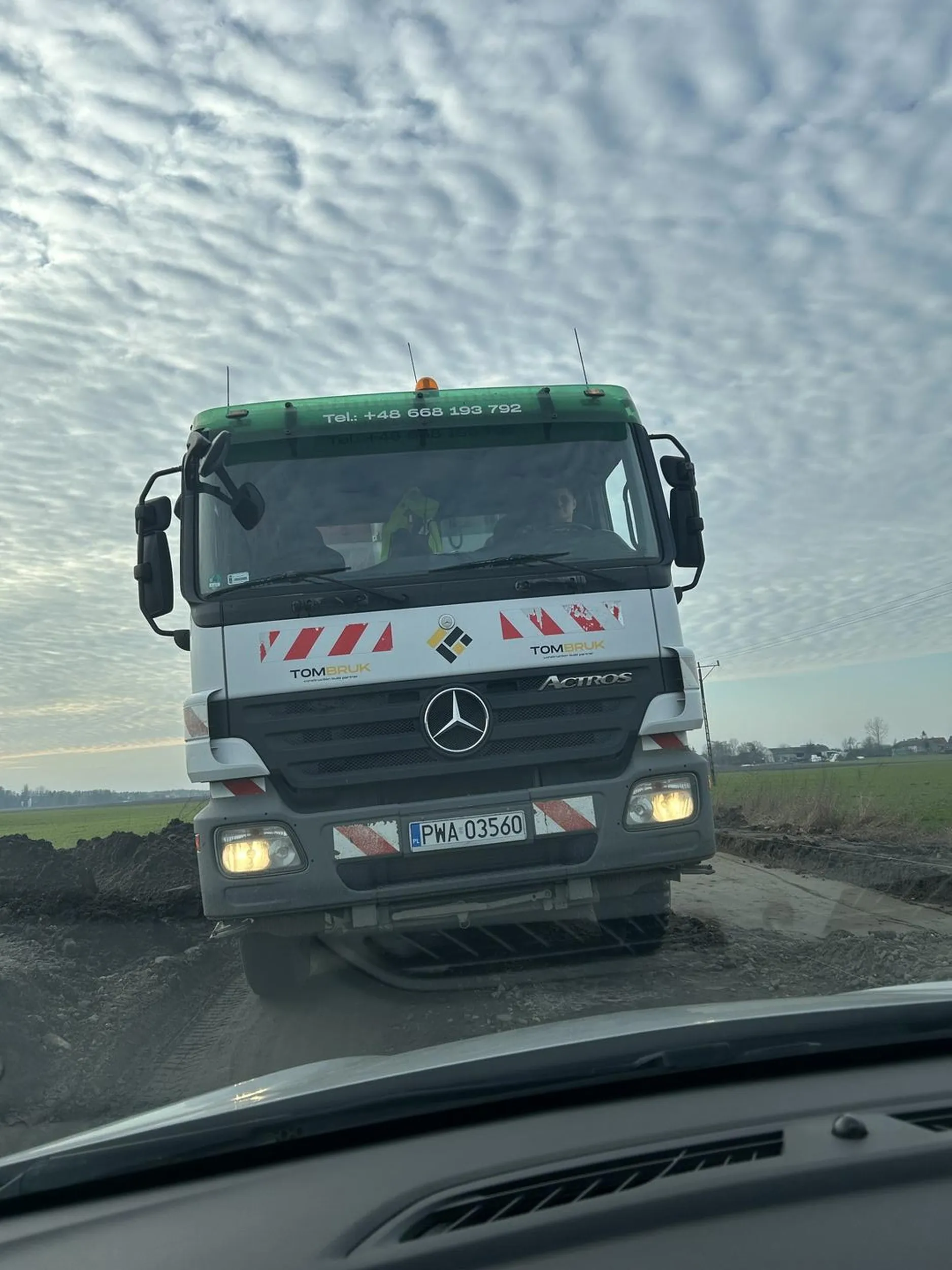 Największy cham wśród kierowców, bo większy może więcej Obraża innych